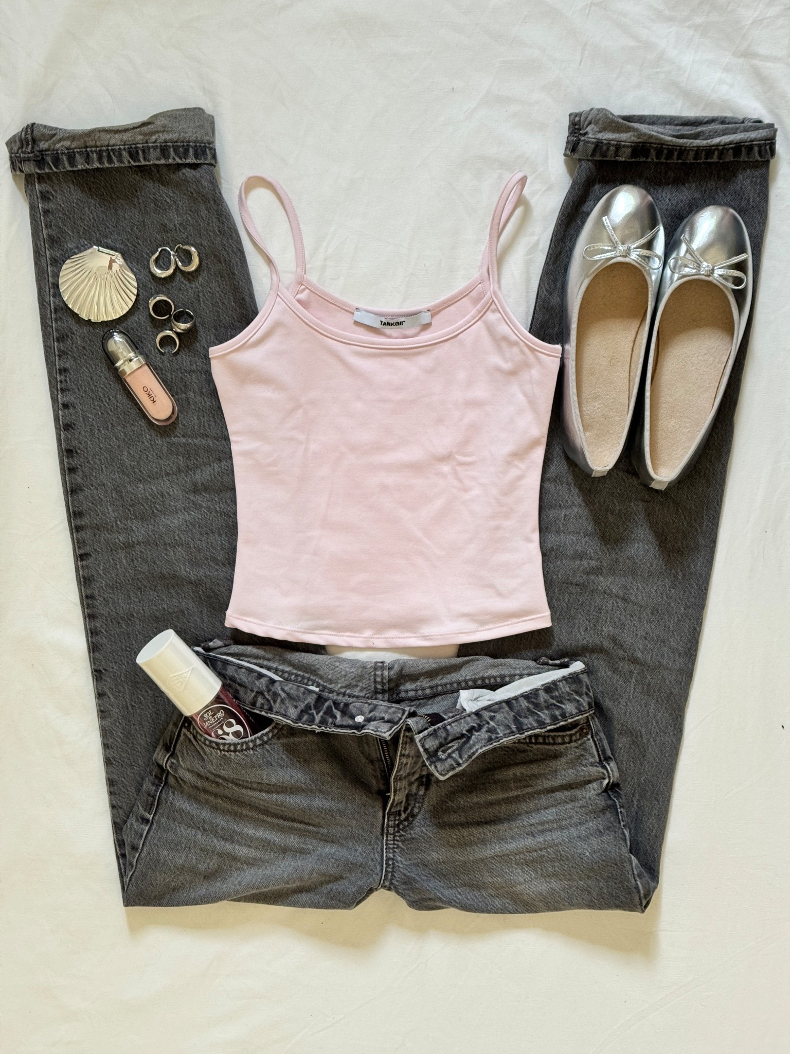 Love me a pink outfit 
Mirror - https://s.click.aliexpress.com/e/_omoAUNb
Earrings- https://s.click.aliexpress.com/e/_oB5mLo9