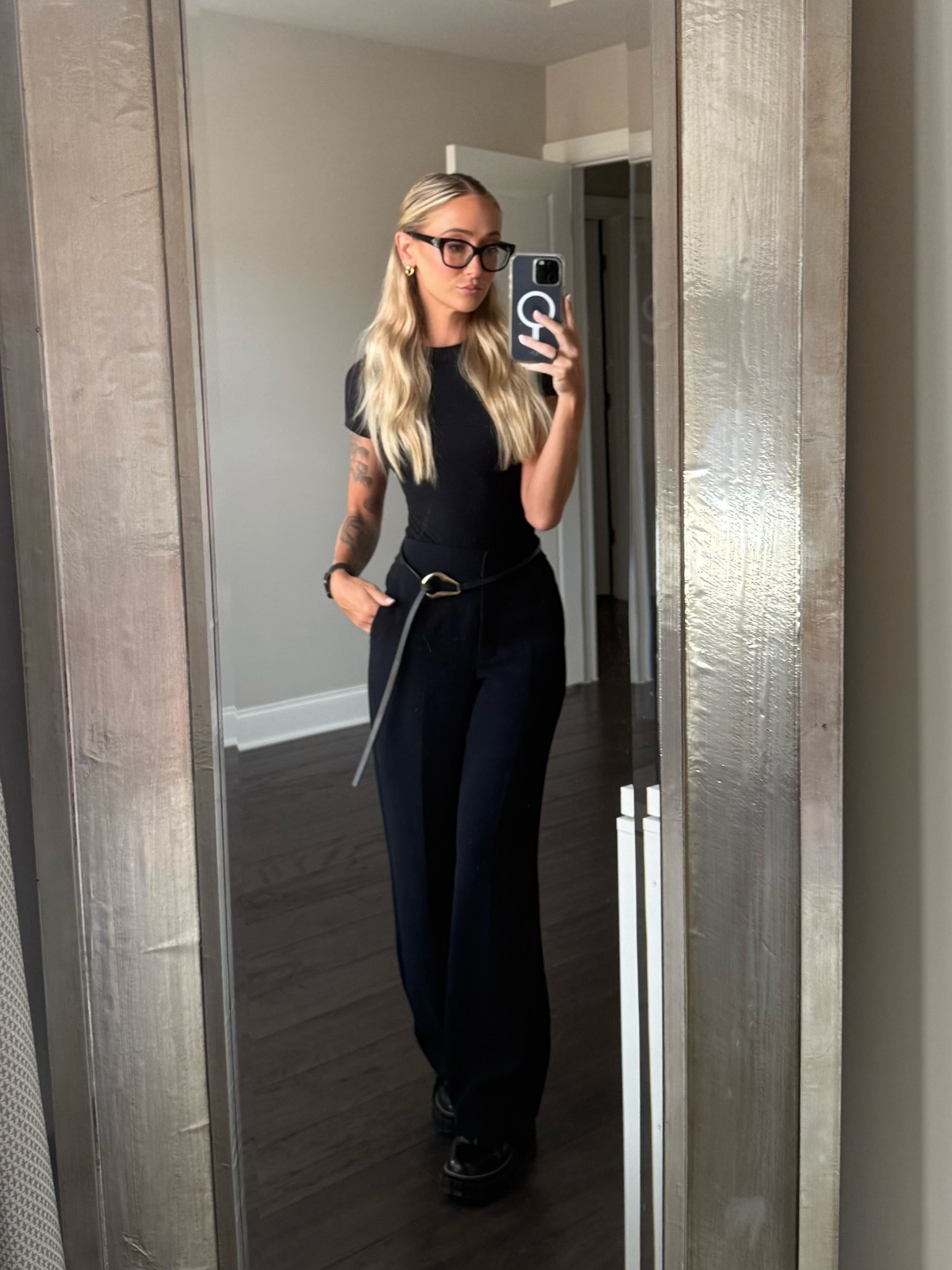 Comfortable but still fashionable outfit when you’re a working makeup artist! 

#LTKStyleTip #LTKBeauty #LTKWorkwear