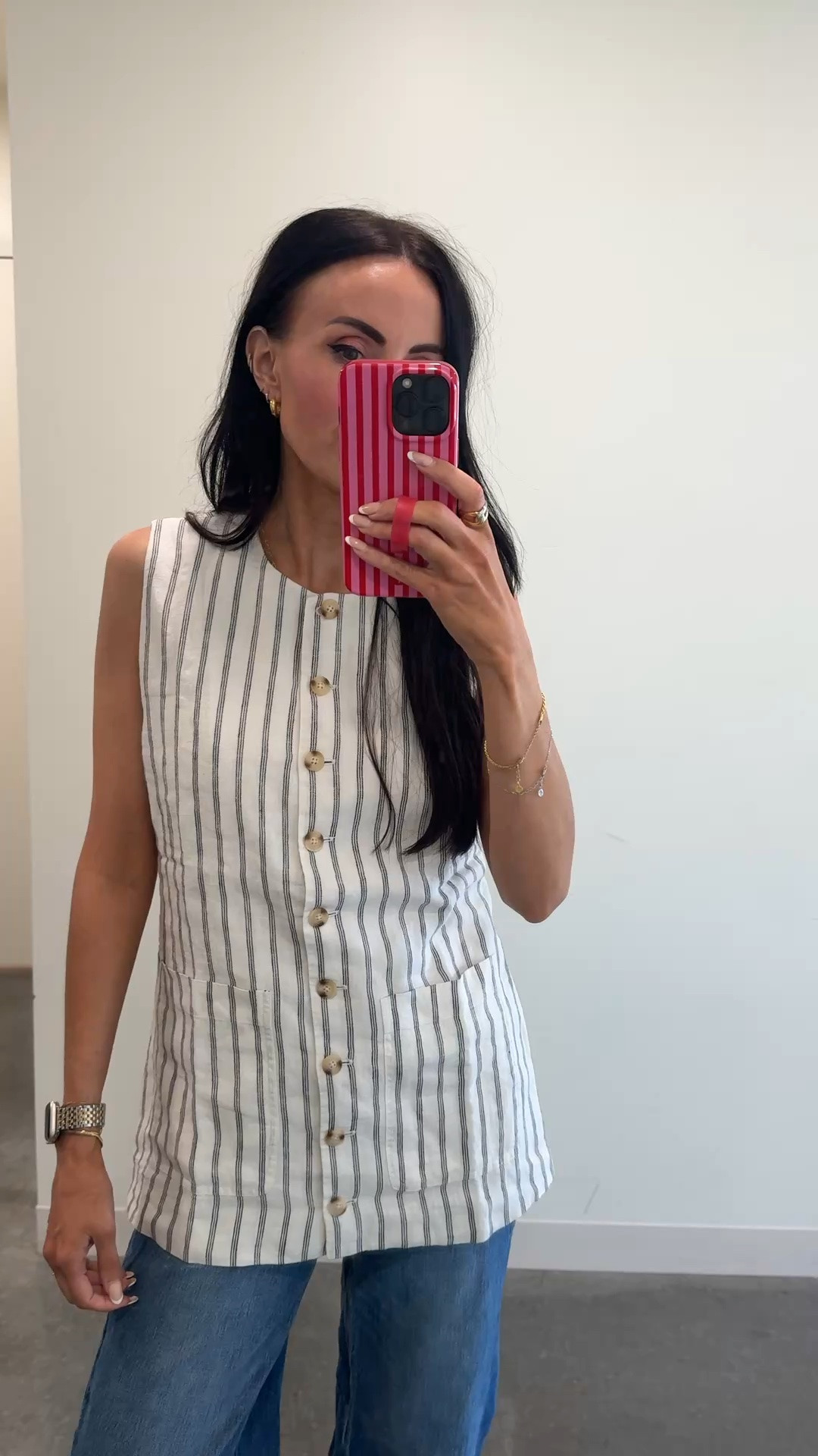 $50 barrel jeans and a great long linen vest from @Quince. All fit tts and great for summer styling.  #quincepartner #liketkit