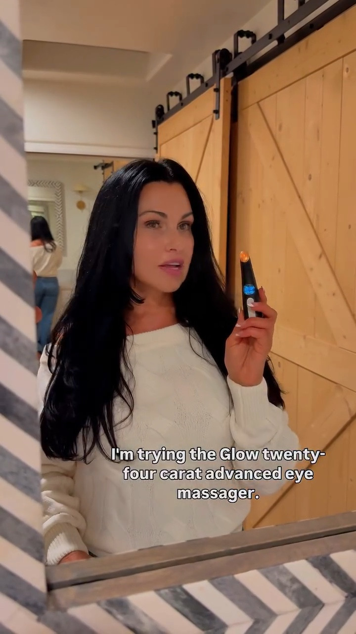 😍I’m loving this GLO24K Triple Action Eye Care Therapy Device 🥰

It incorporates Triple Action LED, Thermal, and Vibration Technologies to visibly defy the signs of aging around the eyes. 🌸

It is designed to battle wrinkles, fine-lines, crow’s feet, and under-eye puffiness for a more radiant, youthful appearance. 🥰

✅This Red LED Light is known for its Age-Defying properties such as Collagen reproduction and for reducing the appearance of wrinkles and fine-lines. 

✅ The Thermal and Vibration Technologies assist in stimulating blood circulation that results in cell regeneration which in turn leads to more rejuvenated and firm skin for a more youthful appearance.

Follow @glo24kgoldskincare 
Follow @marneys_tidbits for more fun beauty tips! 🌸

#GLO24K #GLOgetter #GLO24Kpartner #marneystidbits #beautyblog