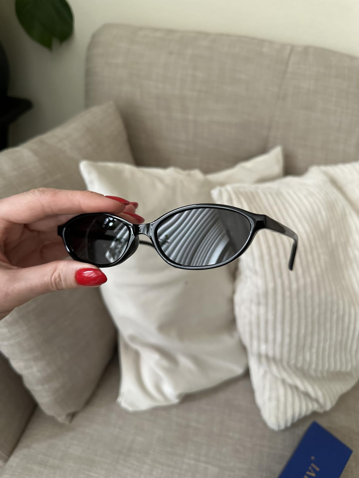 Retro Oval Sunglasses for Women Chic Cat Eye 90s Sunnies Lightweight Narrow Shades Trendy UV prot... | Amazon (US)