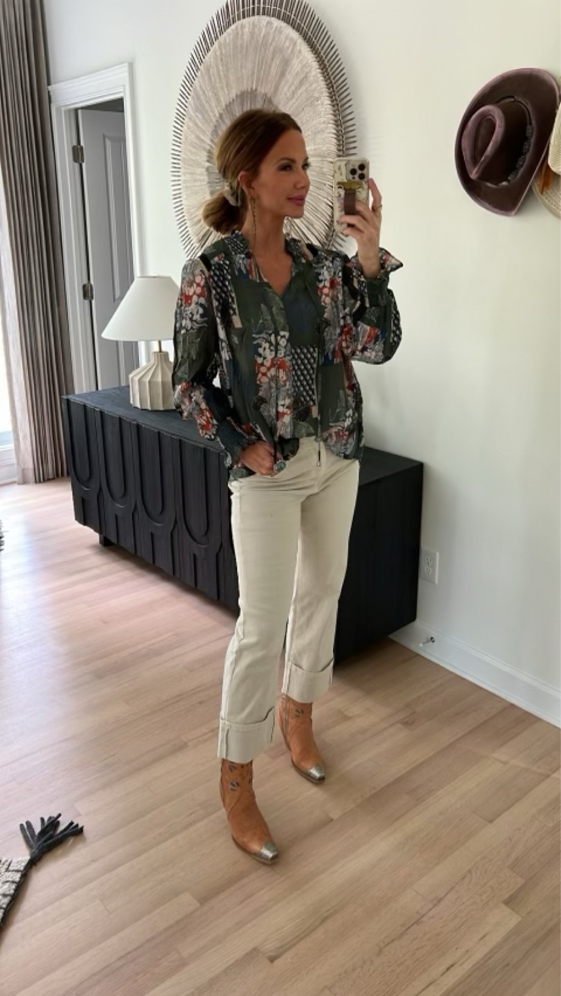 Sandra top and Adrian jeans from Avara linked! Runs TTS, I’m wearing a medium in both. Blakely Western boots and @goldielew_ jewelry (and similars) linked also! Code BETSY works for GL. ❤️

#LTKSeasonal #LTKstyletip #LTKworkwear