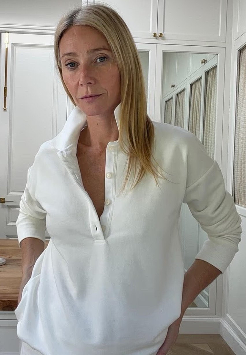 Gwyneth Paltrow pullover
Outfit
Celebrity style