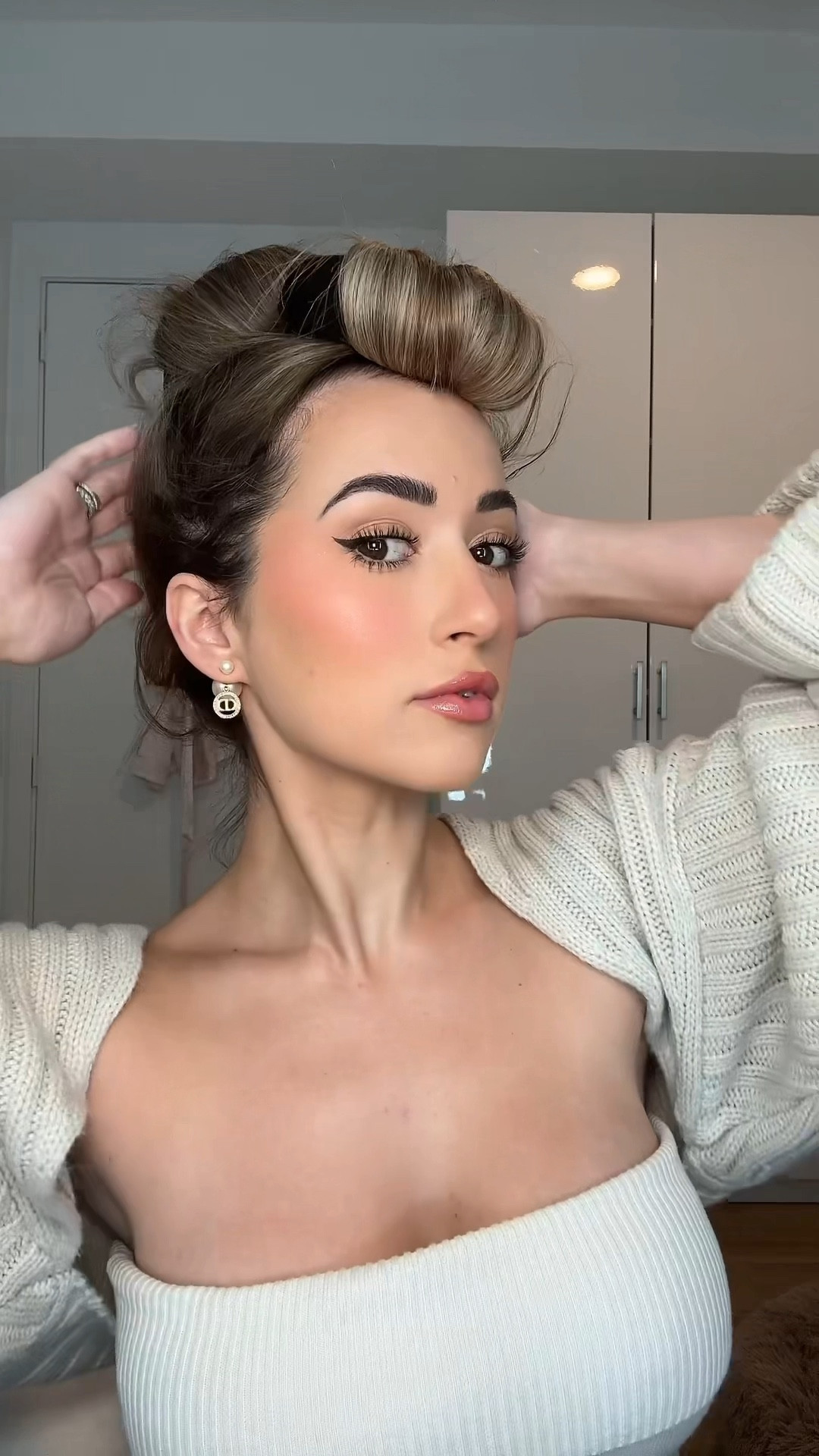 Overnight heatless blowout 🫶🏻 this took me 5 min to get ready in the morning and looks like I used my dyson. I’m doing this everynight! I also linked below my current hair care routine. 

#LTKBeauty #LTKVideo #LTKFindsUnder50