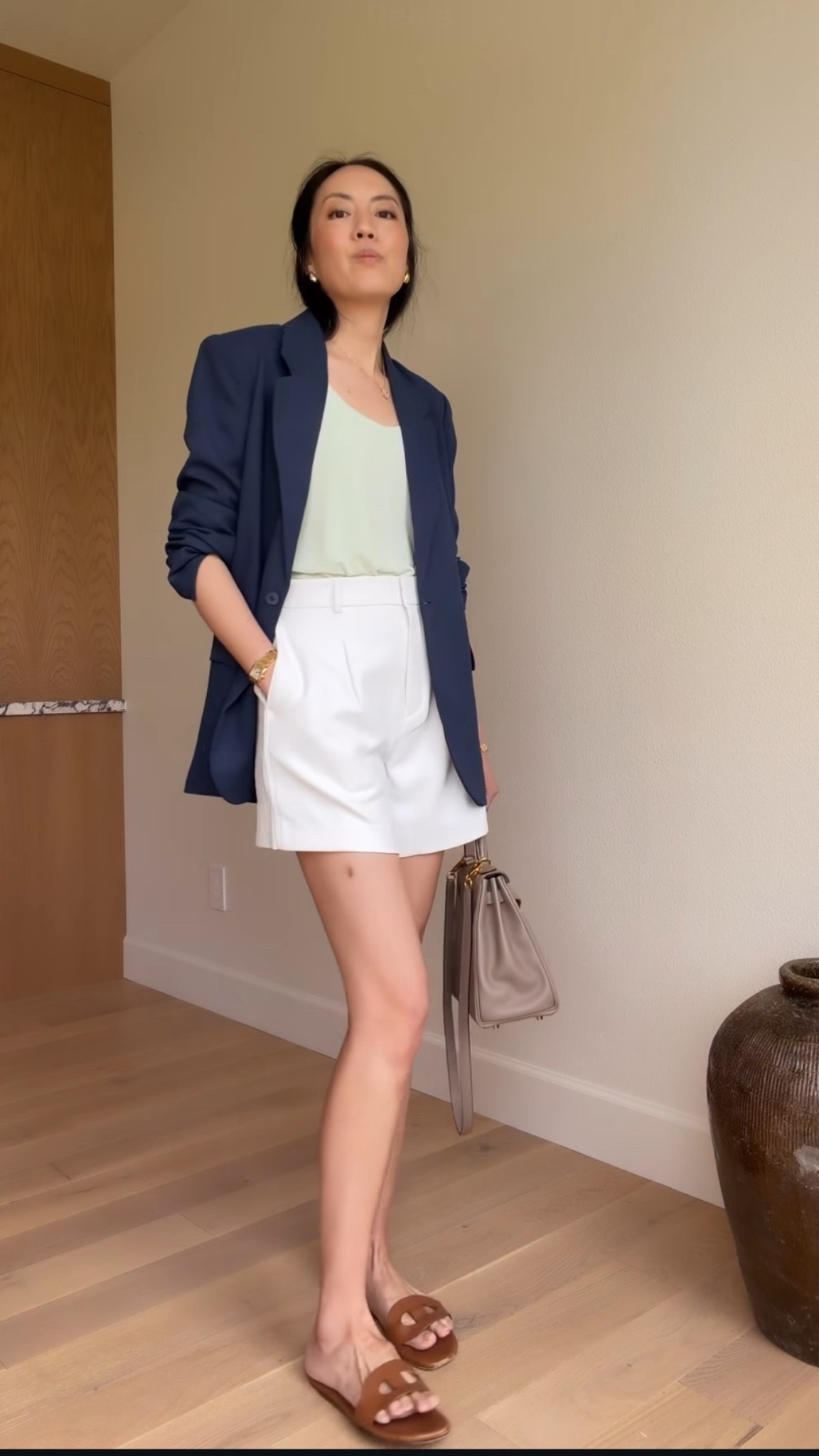 Summer OOTD

#classicstyle
#summershorts
#summerworkwear
#blazer
#summeroutfit

#LTKootd #LTKgrwm #LTKWorkwear