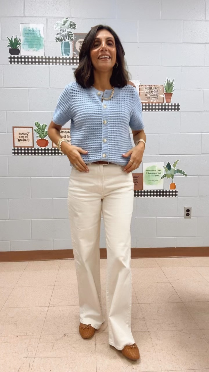 Loft cream jeans wearing 26 but prefer 25
Amazon sweater 
@Steve Madden US 
#stevemadden

#LTKWorkwear #LTKootd #LTKOver40