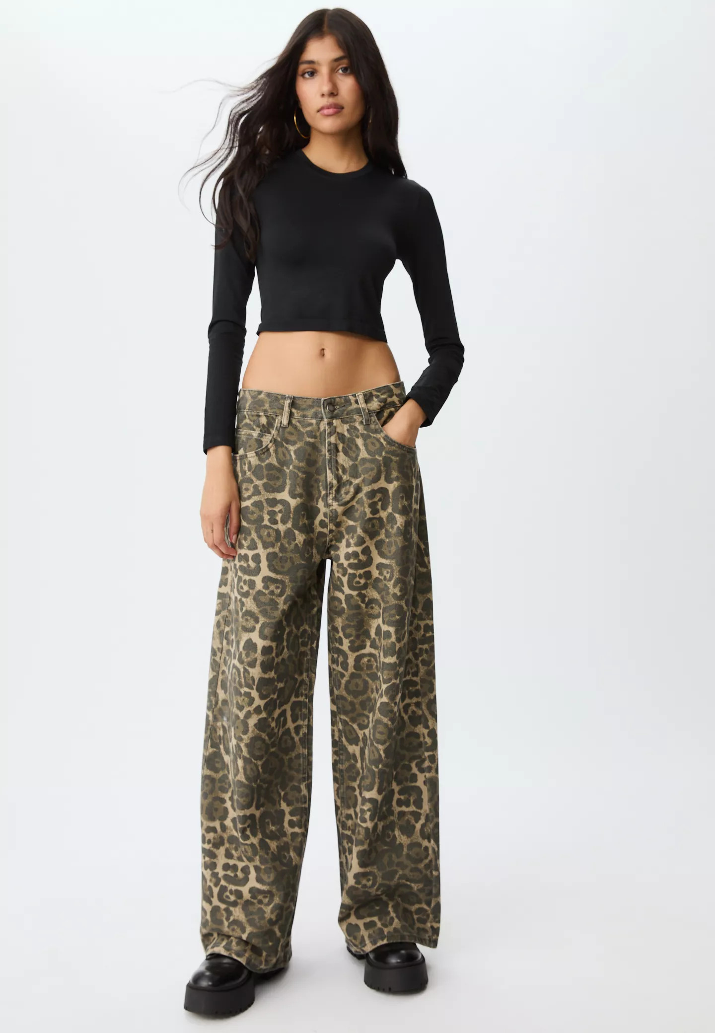 Baggy Jeans mit Leopardenmuster | Stradivarius DE