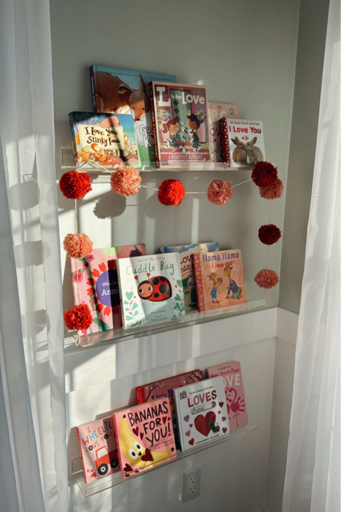 Valentine’s Day book shelfie! // toddler books 

#LTKHome #LTKKids #LTKSeasonal