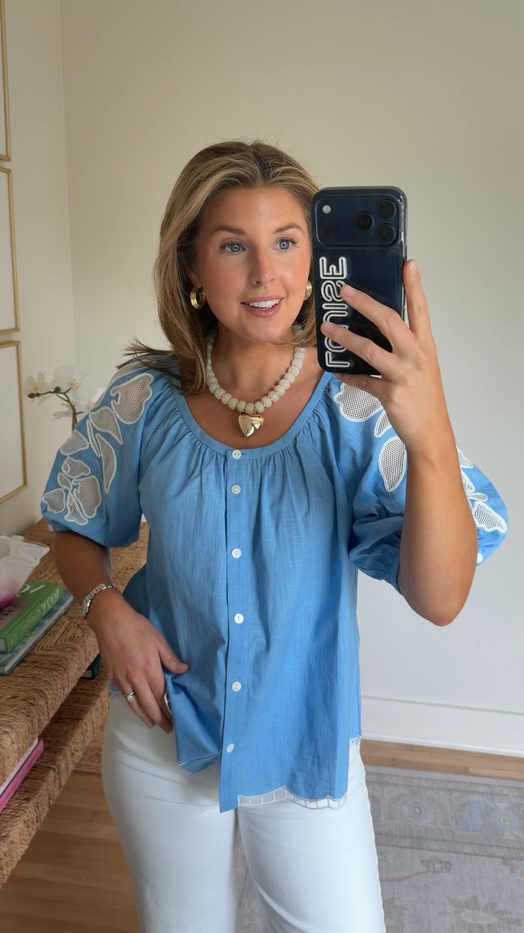 Darling blouse for summer! Wearing an XS / runs big!