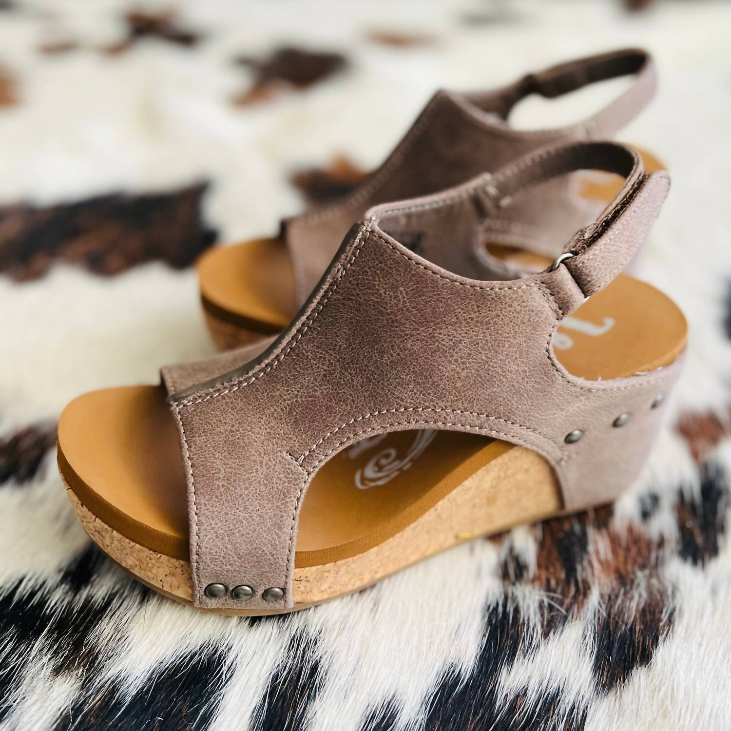 Women's Afternoon In Florence Wedges In Brown | Shop Simon
