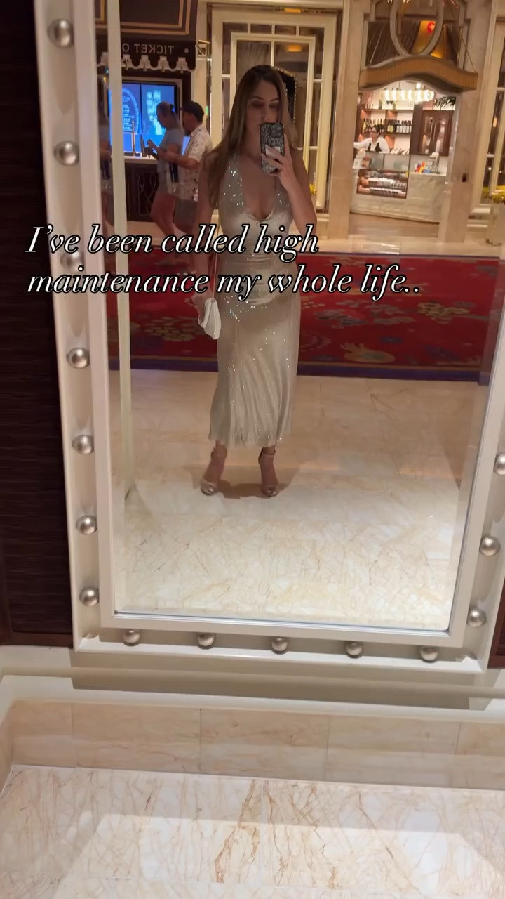 Being “high maintenance” is not a bad thing :) comment “DRESS” to shop the fit 😉🛍️ #model #fashion #vegas #honeymoon #grwm