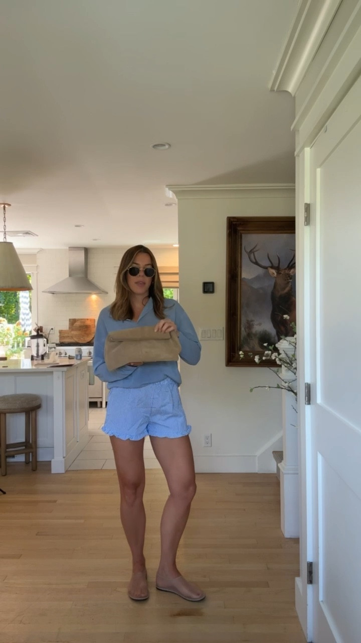 A bag that easily became a staple in my closet! Obsessed with this clutch and perfect for a capsule wardrobe! 

#LTKootd