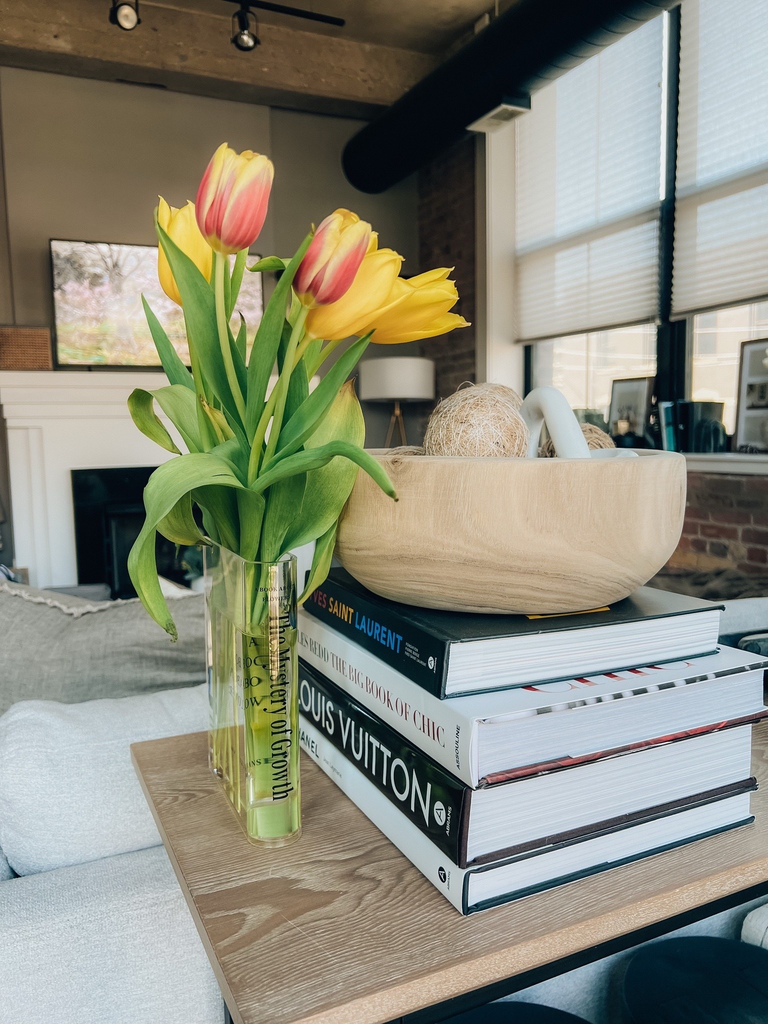 Amazon book flower vase. Perfect hostess gift with their favorite book, bottle of wine or flowers. 




#LTKHome #LTKHoliday #LTKGiftGuide