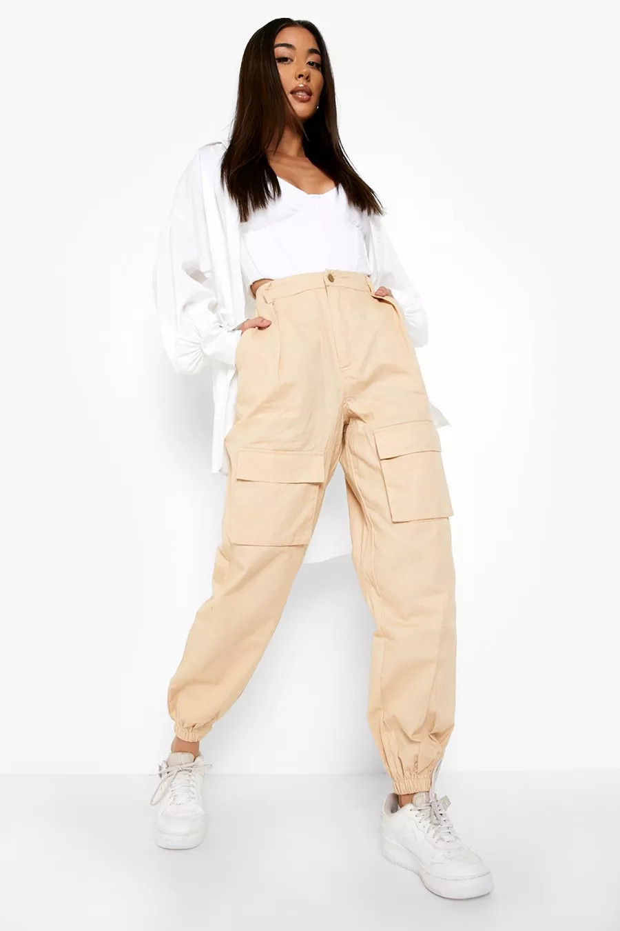 Pantalon cargo resserré aux chevilles | Boohoo.com (FR)