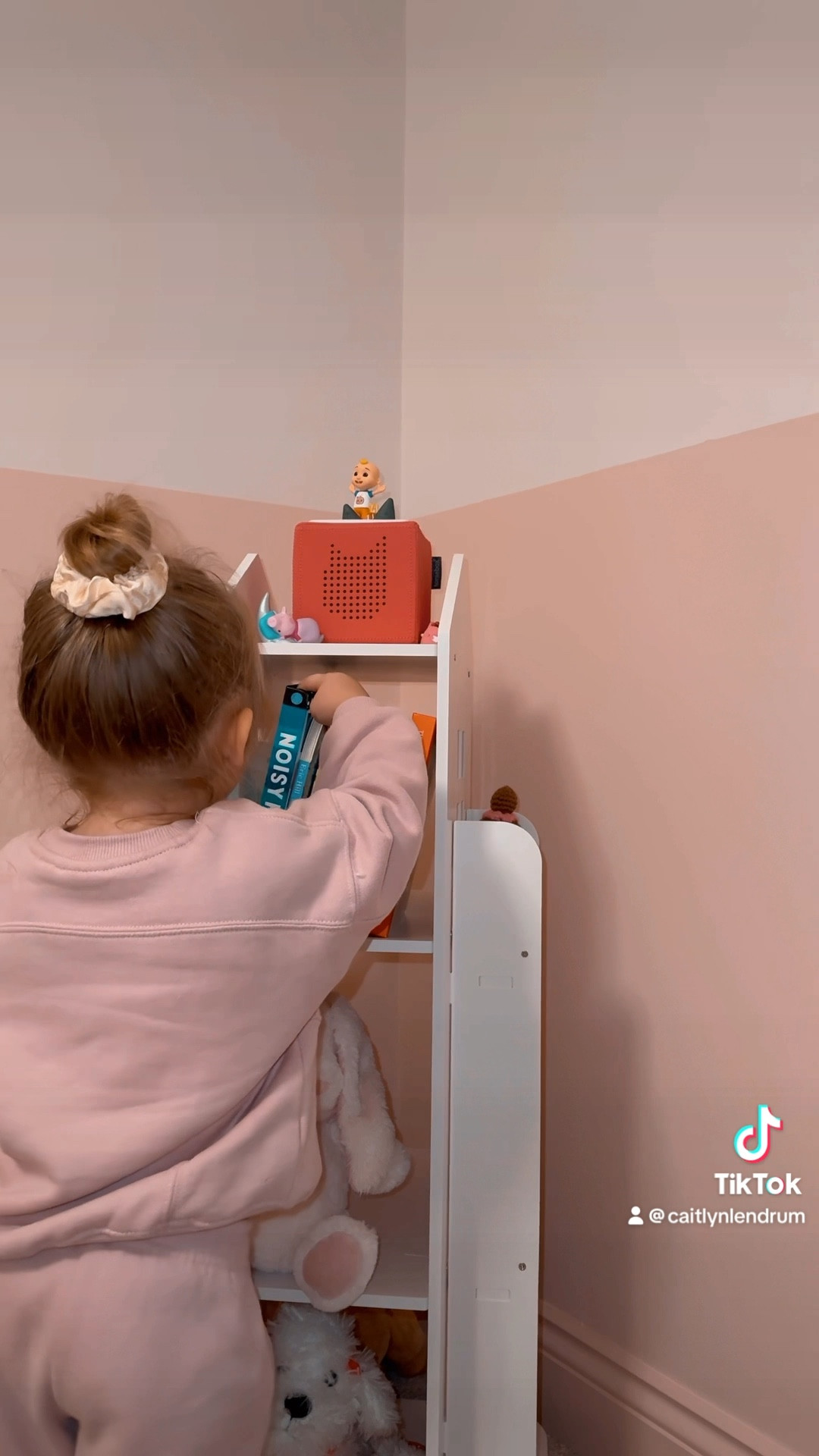 #toddlerroom #toddlermusthaves #homedecor #bookshelf