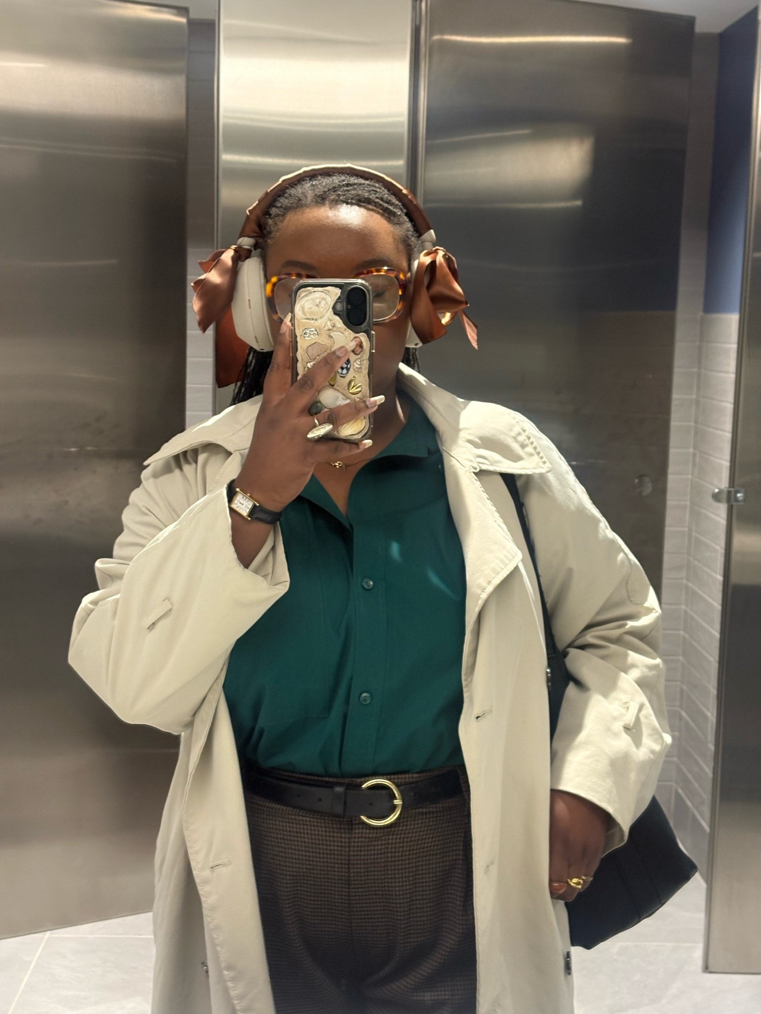 My second best purchase after my staple pleated skirt is my trench coat from H&M. This has weathered many of spring storms and it’s getting me through this dip in weather and nonstop showers 🌧️

#LTKPlusSize #LTKWorkwear