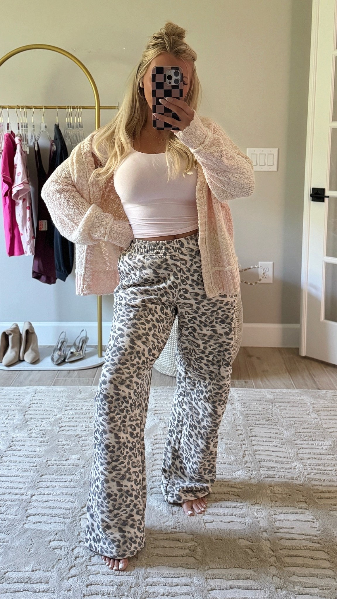 Sweats and leopard print ☺️ I love this combo! Entire fit is aerie 🥰 I did an XS because they run big! 

#LTKmomlife #LTKootd