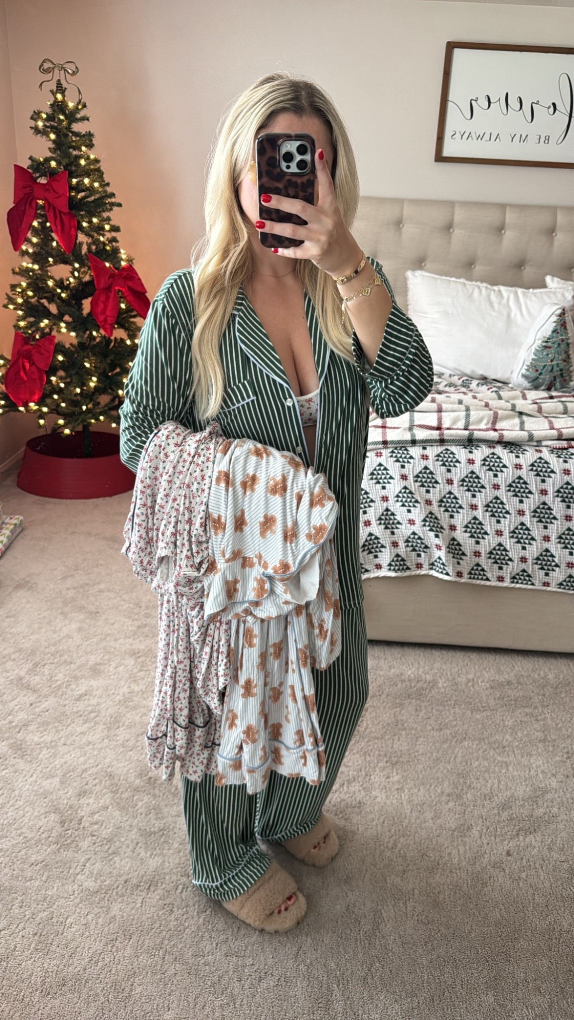 Aerie Christmas pjs on sale!
Size m
Ugg slippers tts
Gift idea 

#LTKSaleAlert #LTKHoliday #LTKGiftGuide