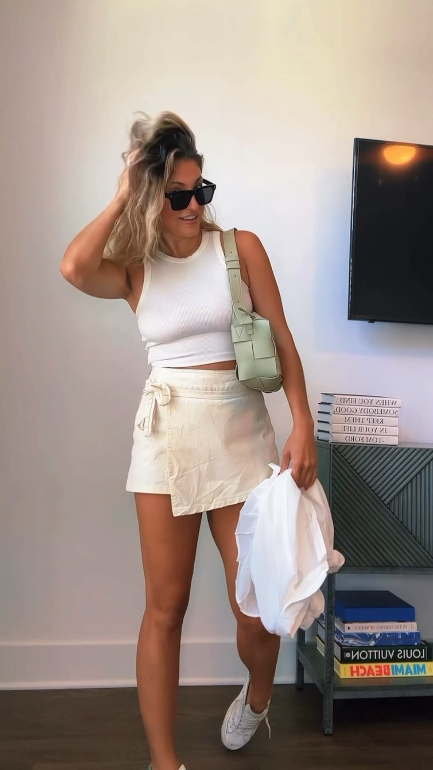 when I don’t know what to wear I pick one color and stick to it ✨


Neutral outfit , outfit , ootd , skort 

#LTKSeasonal #LTKunder50 #LTKstyletip