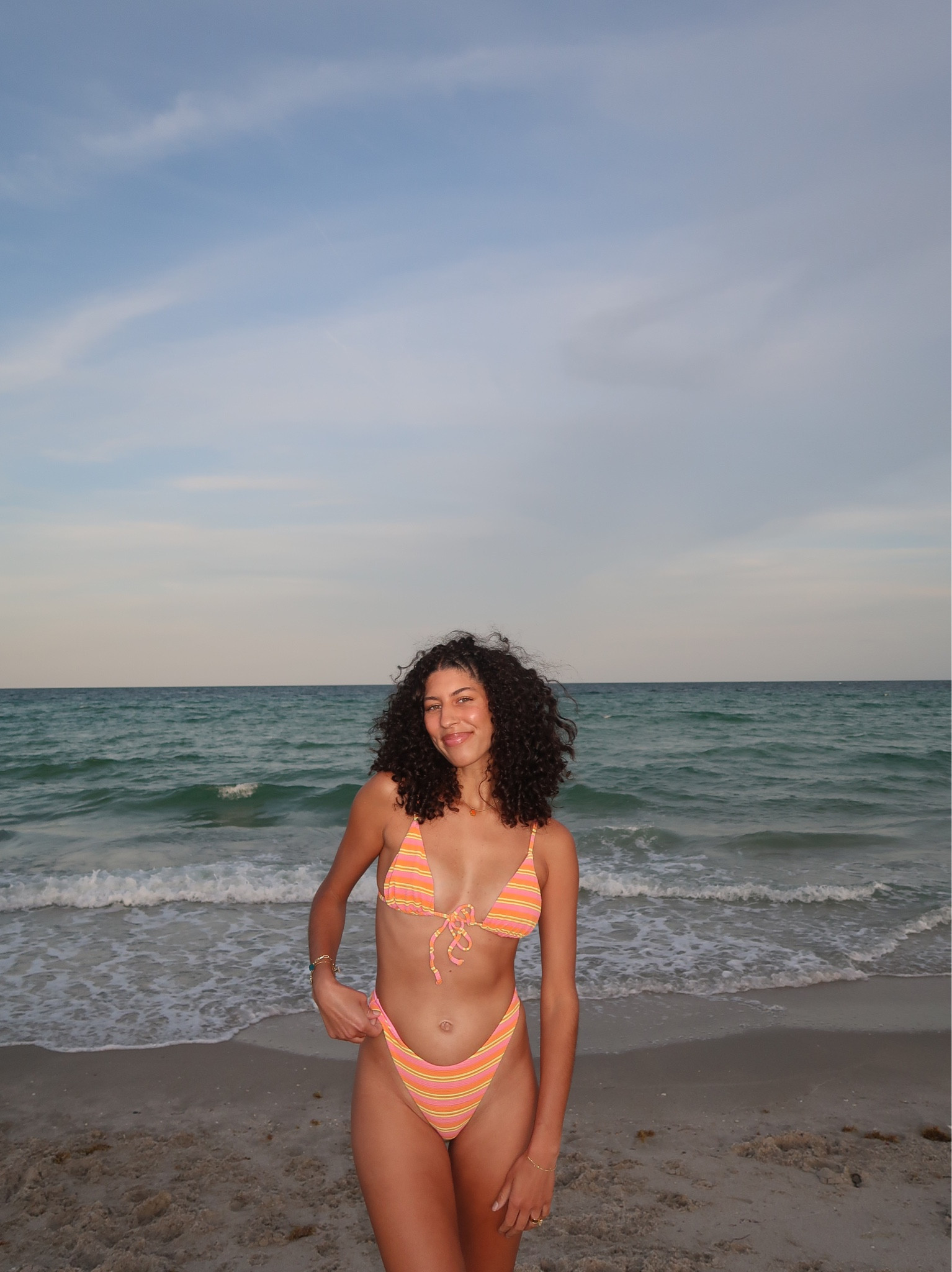 MY DIPPIN DAISYS BIKINI 🍋🍊🌅

wearing size small top + small bottom 