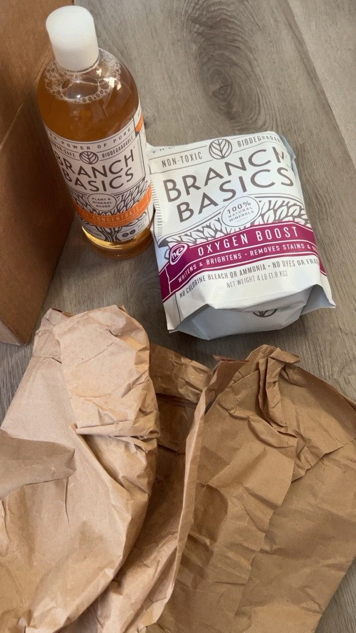 Non-toxic cleaning and laundry products. 

Pet friendly 
Baby friendly  


#LTKVideo #LTKhome