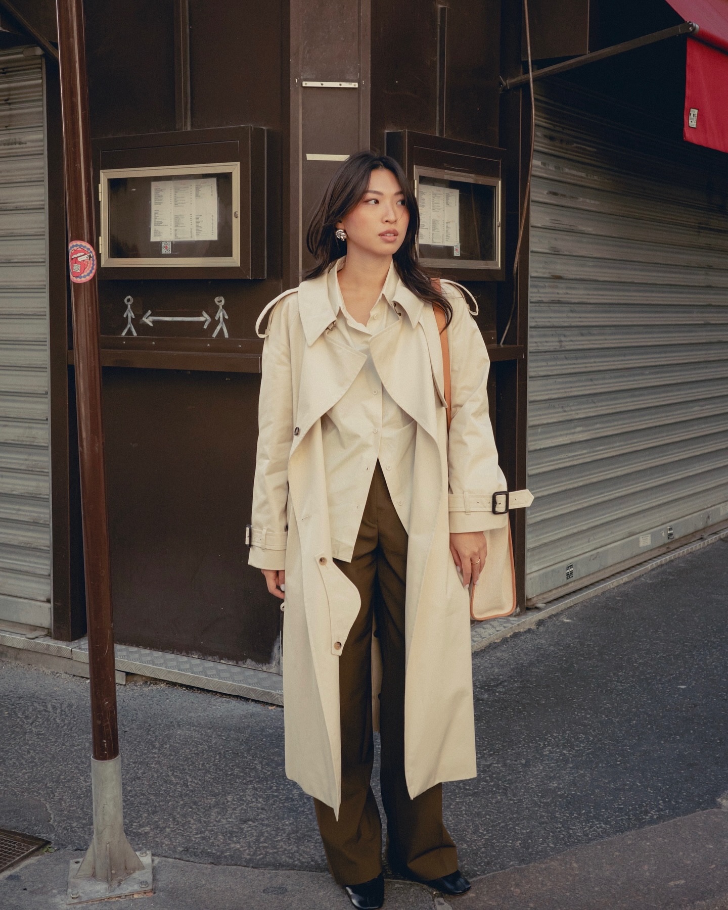 No trench is like @burberry ‘s trench 🤎🤎🤎
📷 @35mm.insia