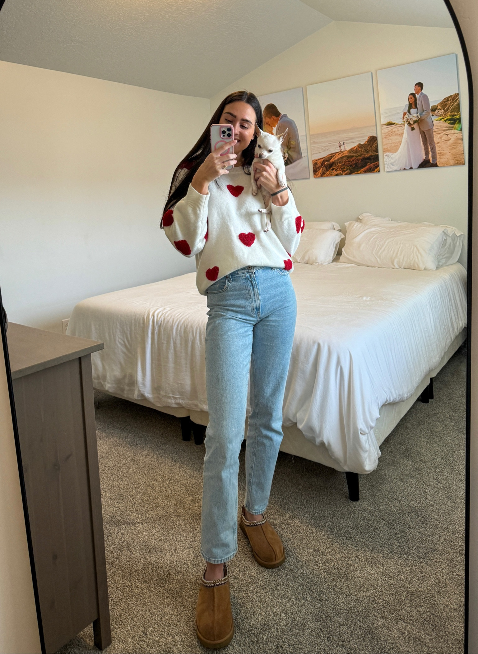 The cutest Valentine’s Day sweater!! (Wearing size L)❤️

#LTKMostLoved #LTKfindsunder100 #LTKSeasonal