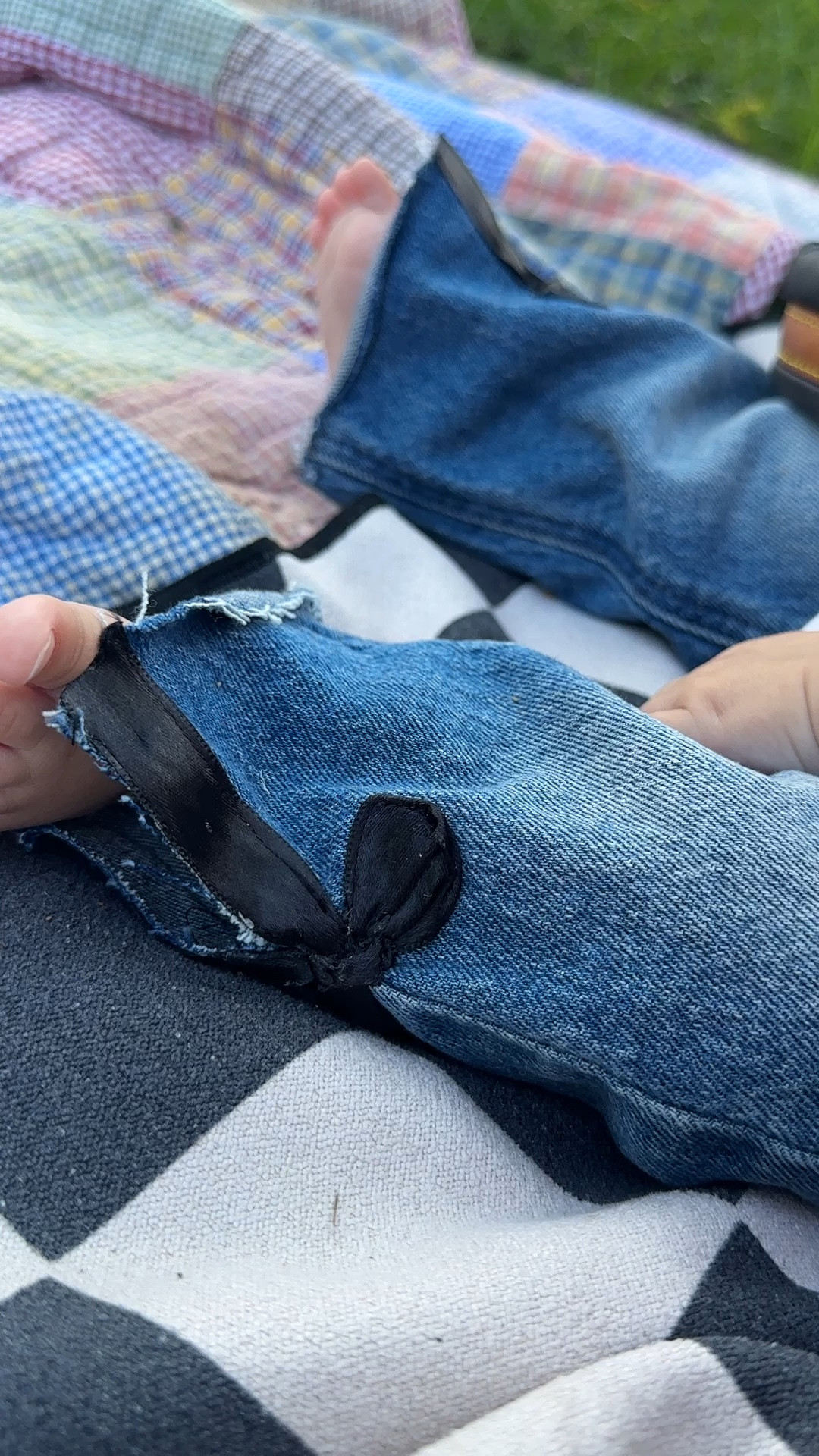 Cutest little baby jeans for my bow project!!

#LTKFamily #LTKKids #LTKBaby