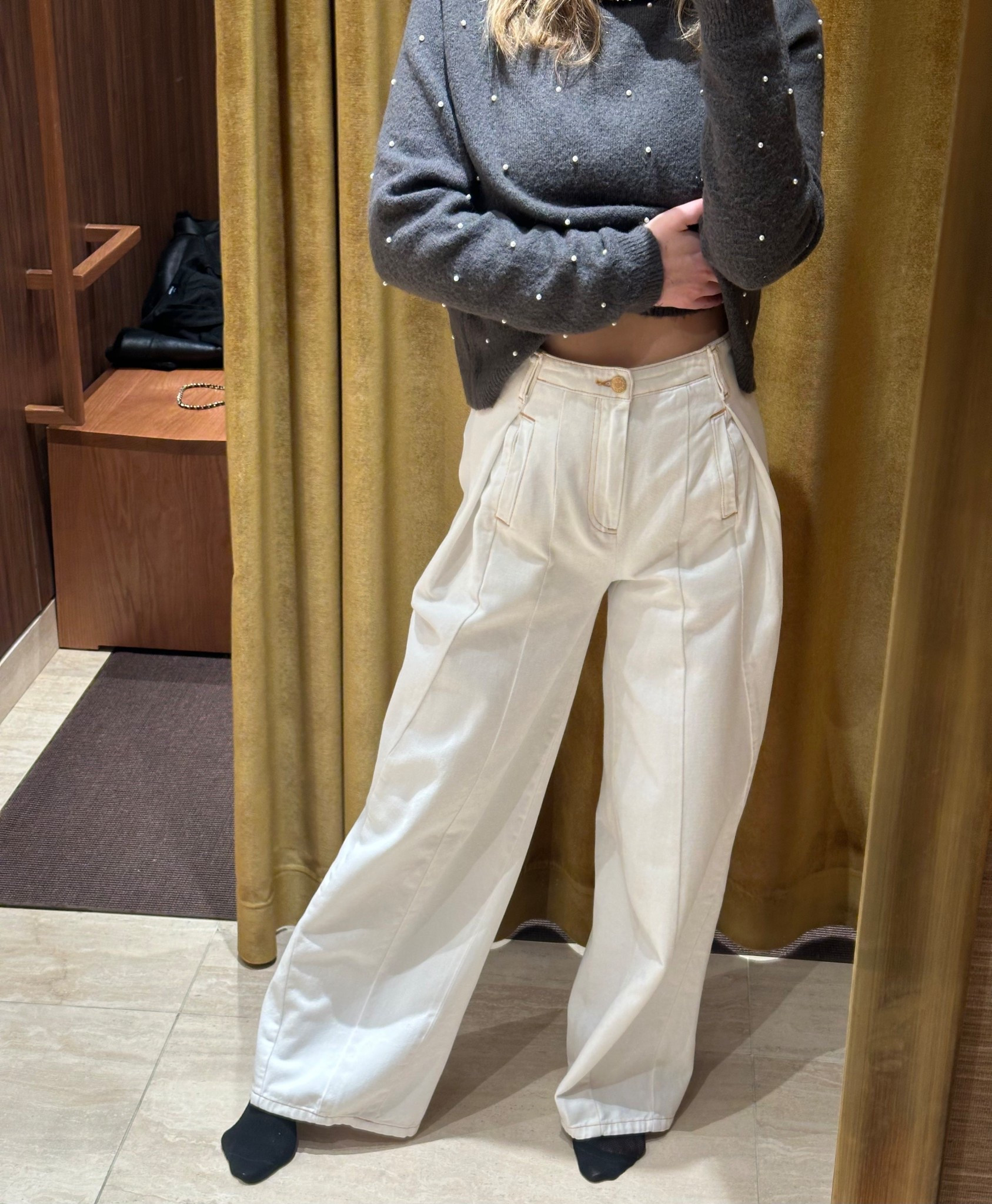 Loving my white pants from Sandro 🤍