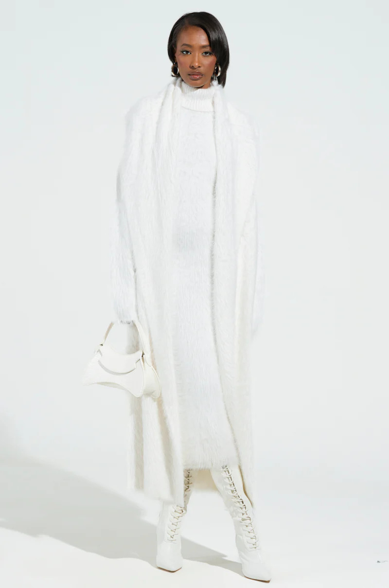 KYLIE FUZZY CARDIGAN IN WHITE | AKIRA