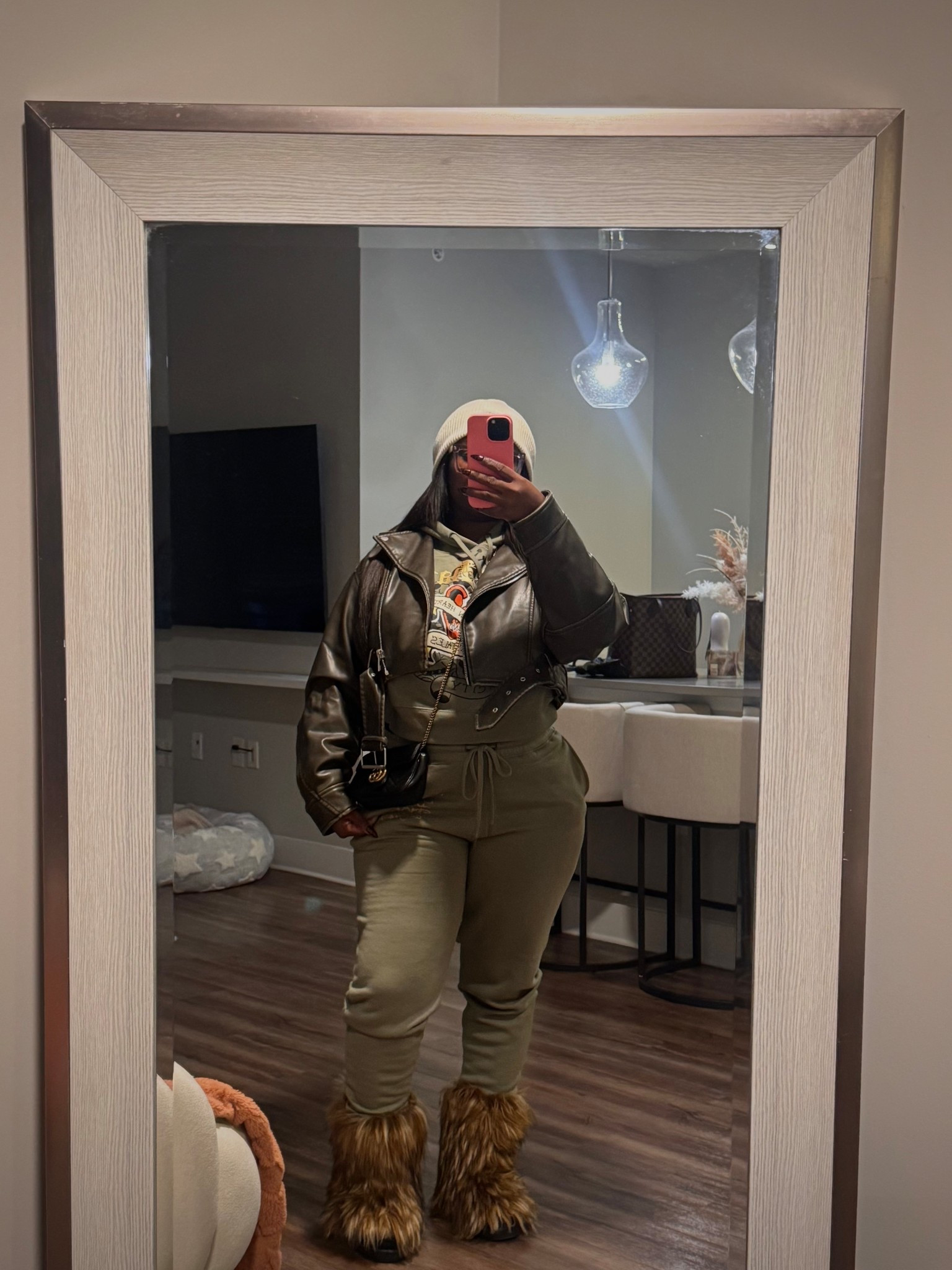 My favorite season. I love layering up. 

Jacket: Zara
Sweatsuit: Fashion Nova

#LTKFindsUnder100 #LTKStyleTip #LTKBeauty