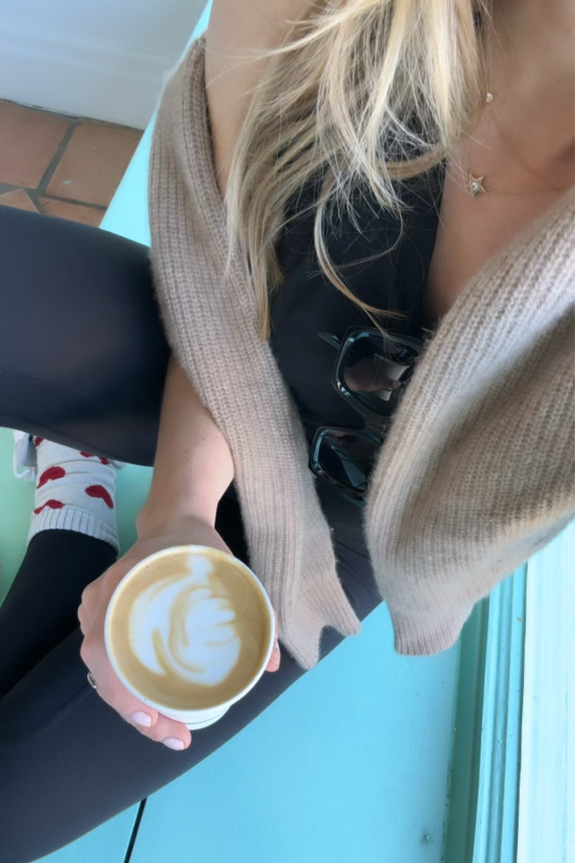 Easy coffee run & errands outfit #funsocks #cashmeresweater