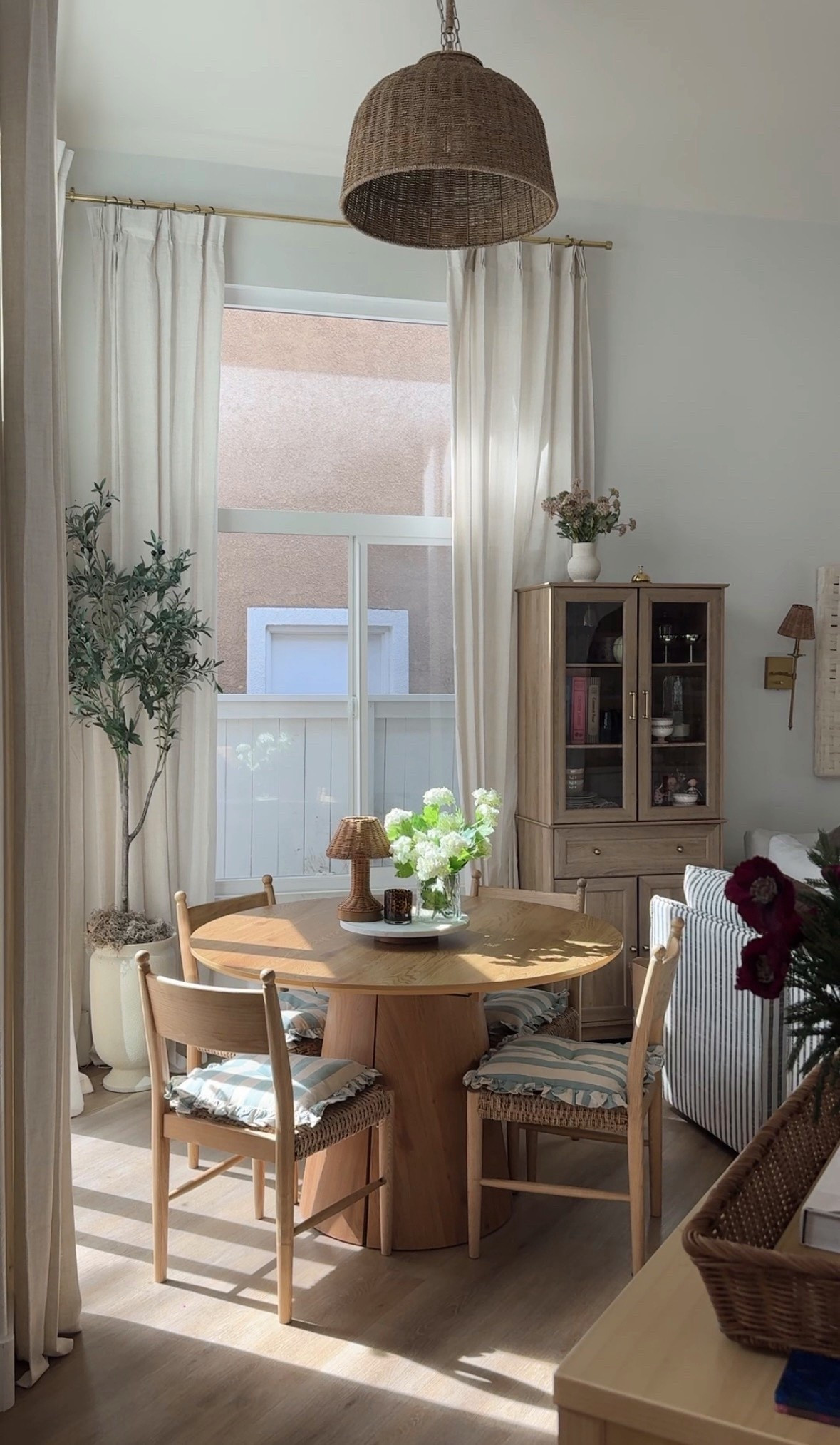 Dining table, extendable dining table 

#LTKKids #LTKmomlife #LTKHome