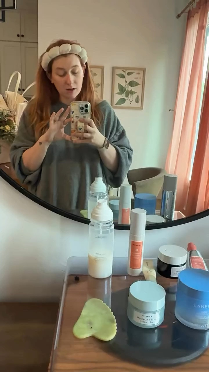 She’s chaotic but here she is - I’ll put the L!nk to the products I use in my stories and it’s also saved on my LTK 😘