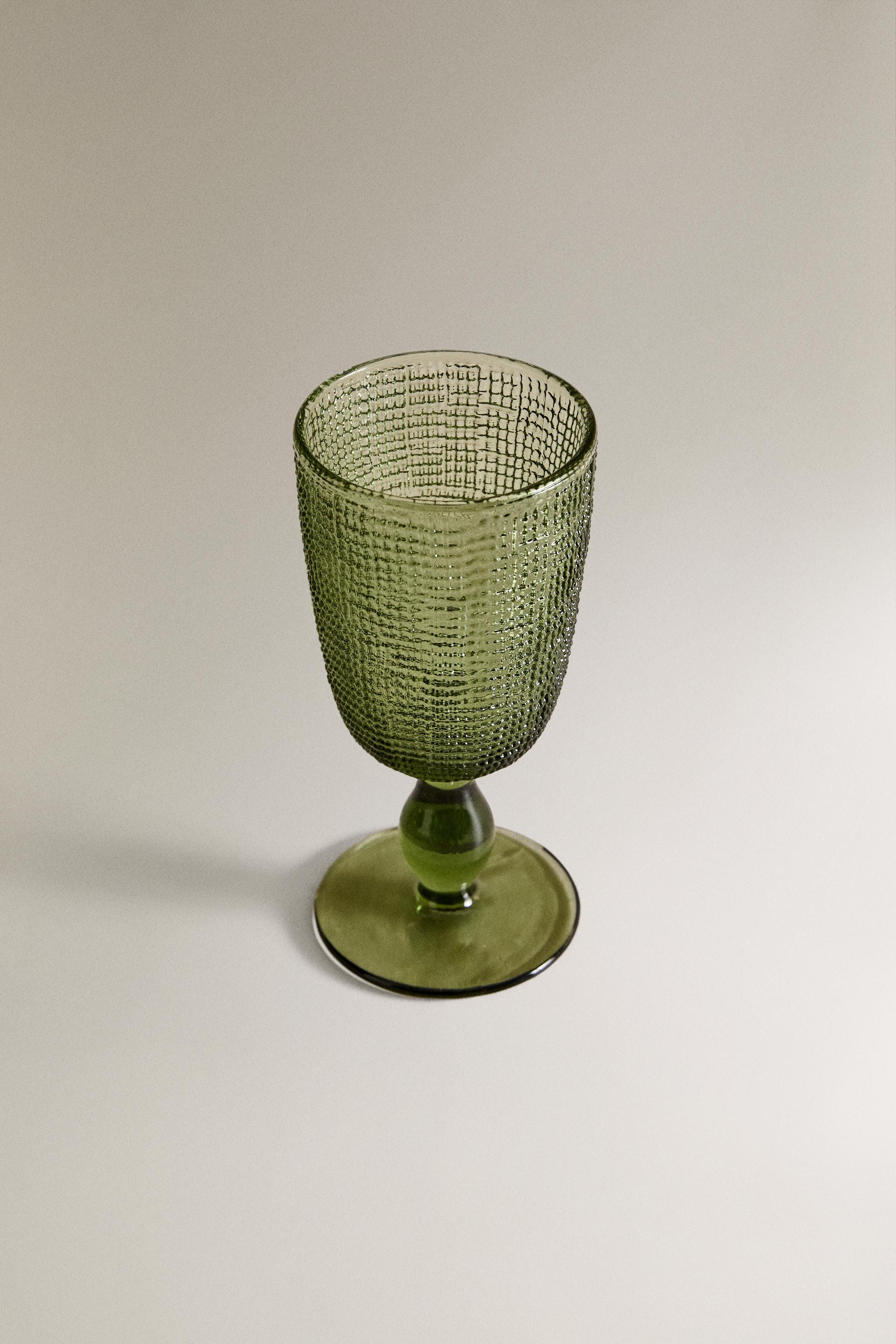 RAISED DESIGN WINE GLASS | Zara US