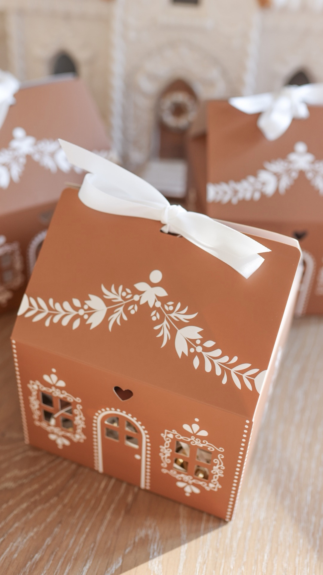 Gingerbread box gift idea! 

Christmas gift ideas, Christmas gift box, holiday gift box, amazon favorites, Amazon finds

#LTKGiftGuide #LTKSeasonal #LTKHoliday