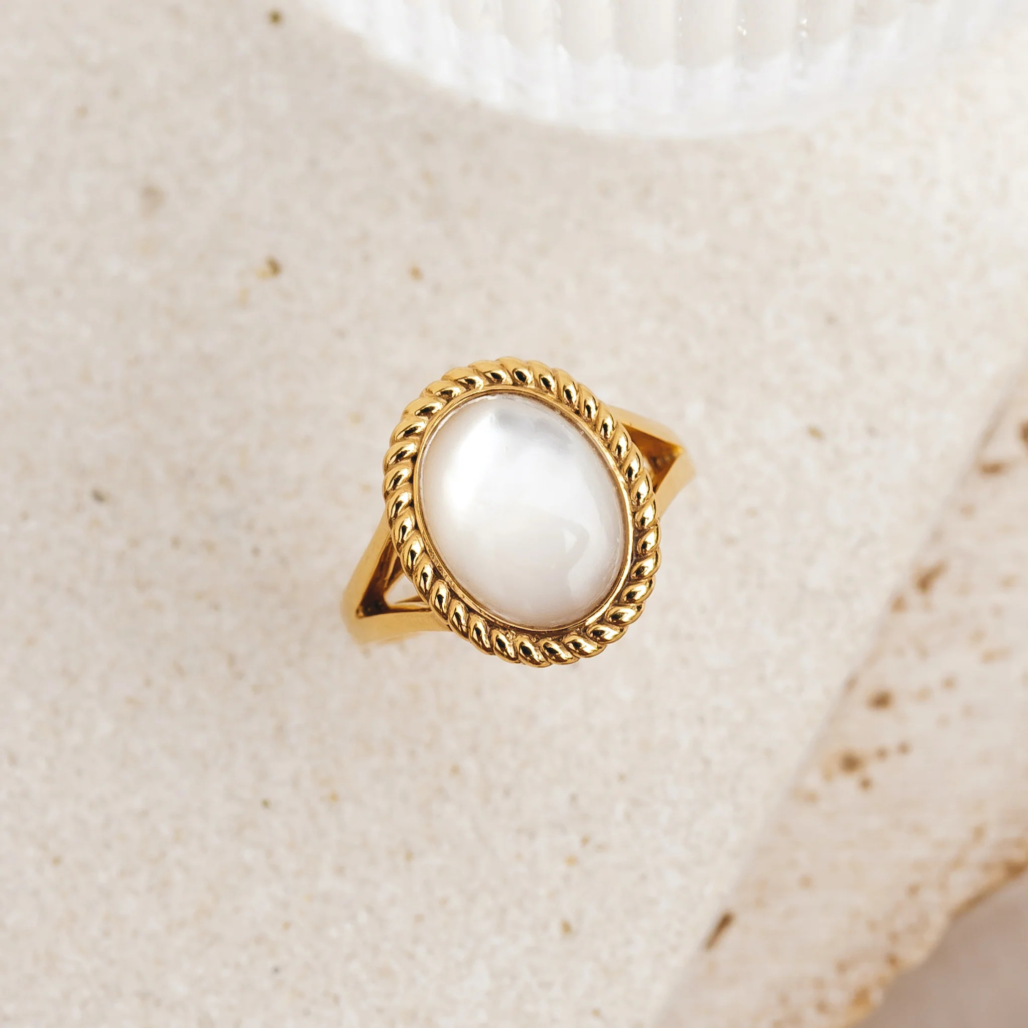 Vintage Mother of Pearl Ring - Elisabeth | Linjer