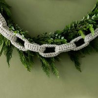 Chain Link Garland, Cozy Crochet Modern Holiday Bunting, Fireplace Mantel Decor, Links Wall Hanging | Etsy (US)