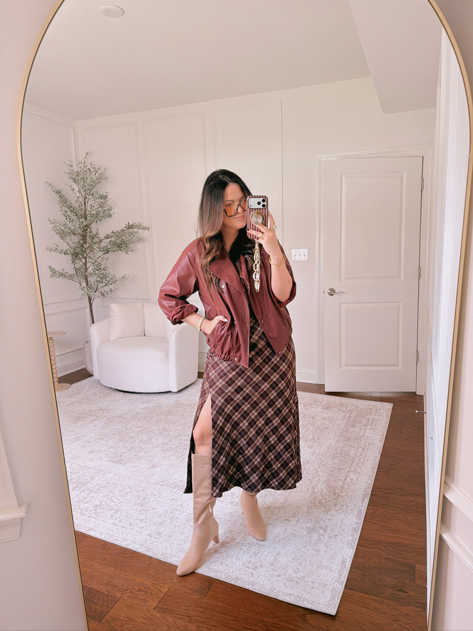 Wearing a large in the top and an XL in the pants 

 #LTKSeasonal #LTKMidsize