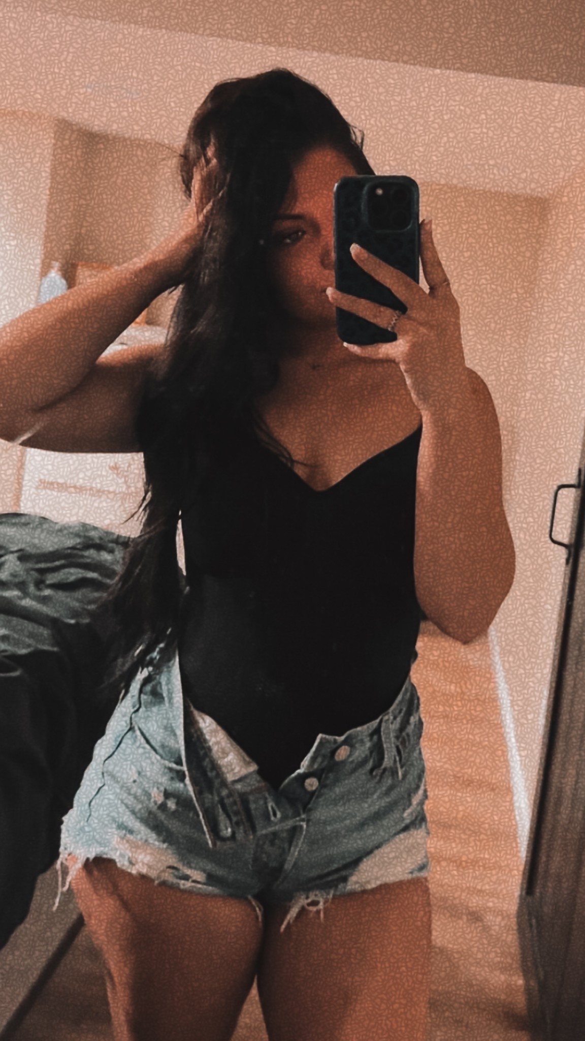 go to summer fit🖤🌾

#western #summer #ootd #skims #levis #concert 

#LTKFindsUnder100 #LTKSeasonal