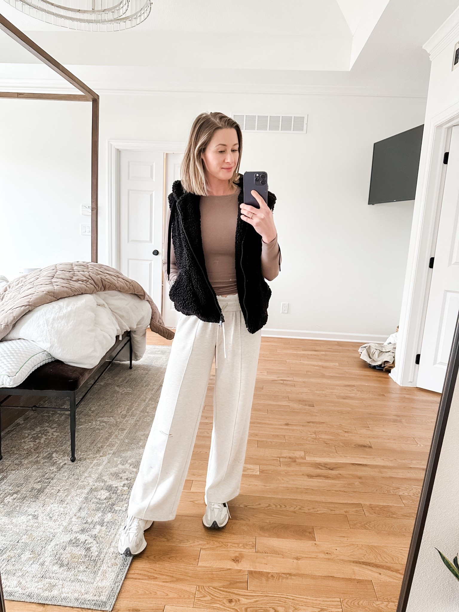 My most favorite pants when I want to be cozy but not look like I’m a lazy slob 🙃

#LTKStyleTip #LTKSeasonal #LTKFindsUnder100