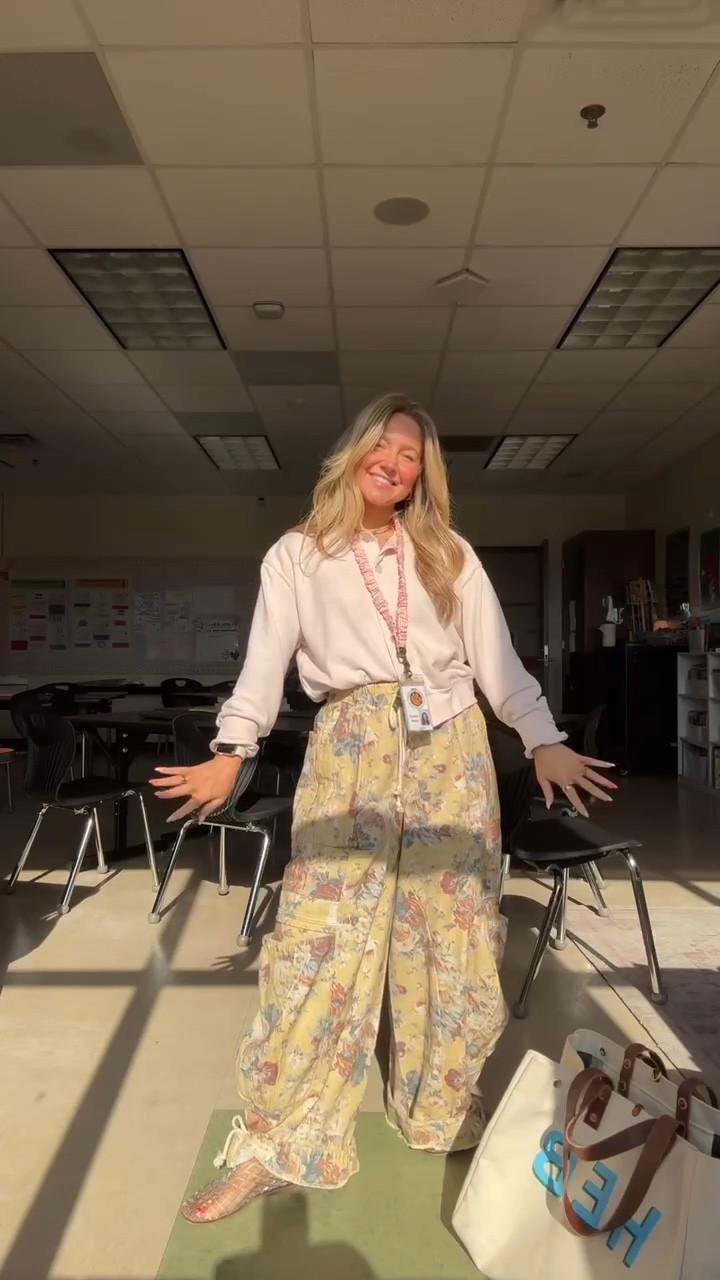 these floral pants are everything to me 

Use code HANNAHBROSH for a discount!

#LTKdayinmylife #LTKootd