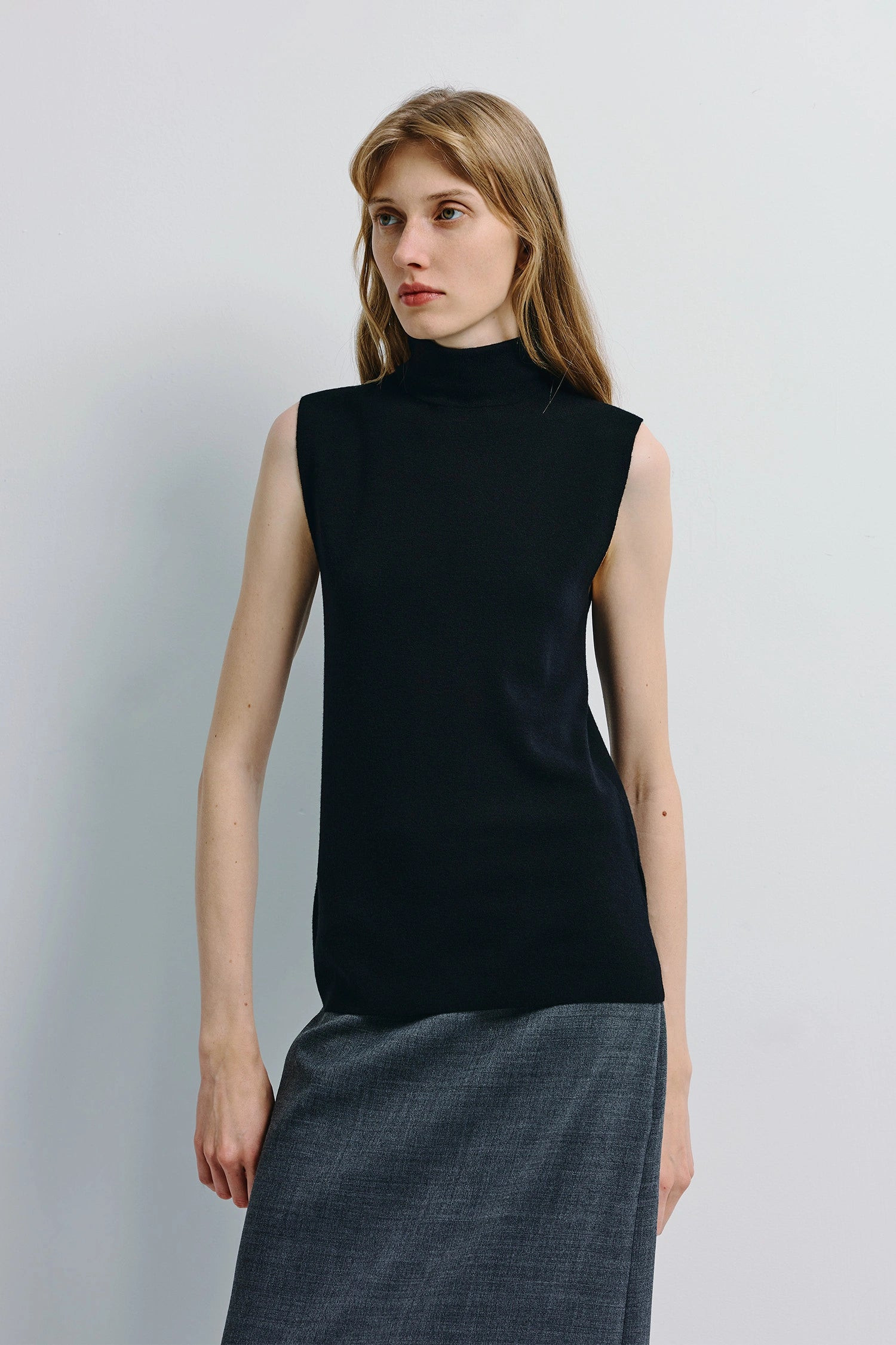 Lilou Sleeveless Turtleneck Top in Black | Rue Sophie | Rue Sophie