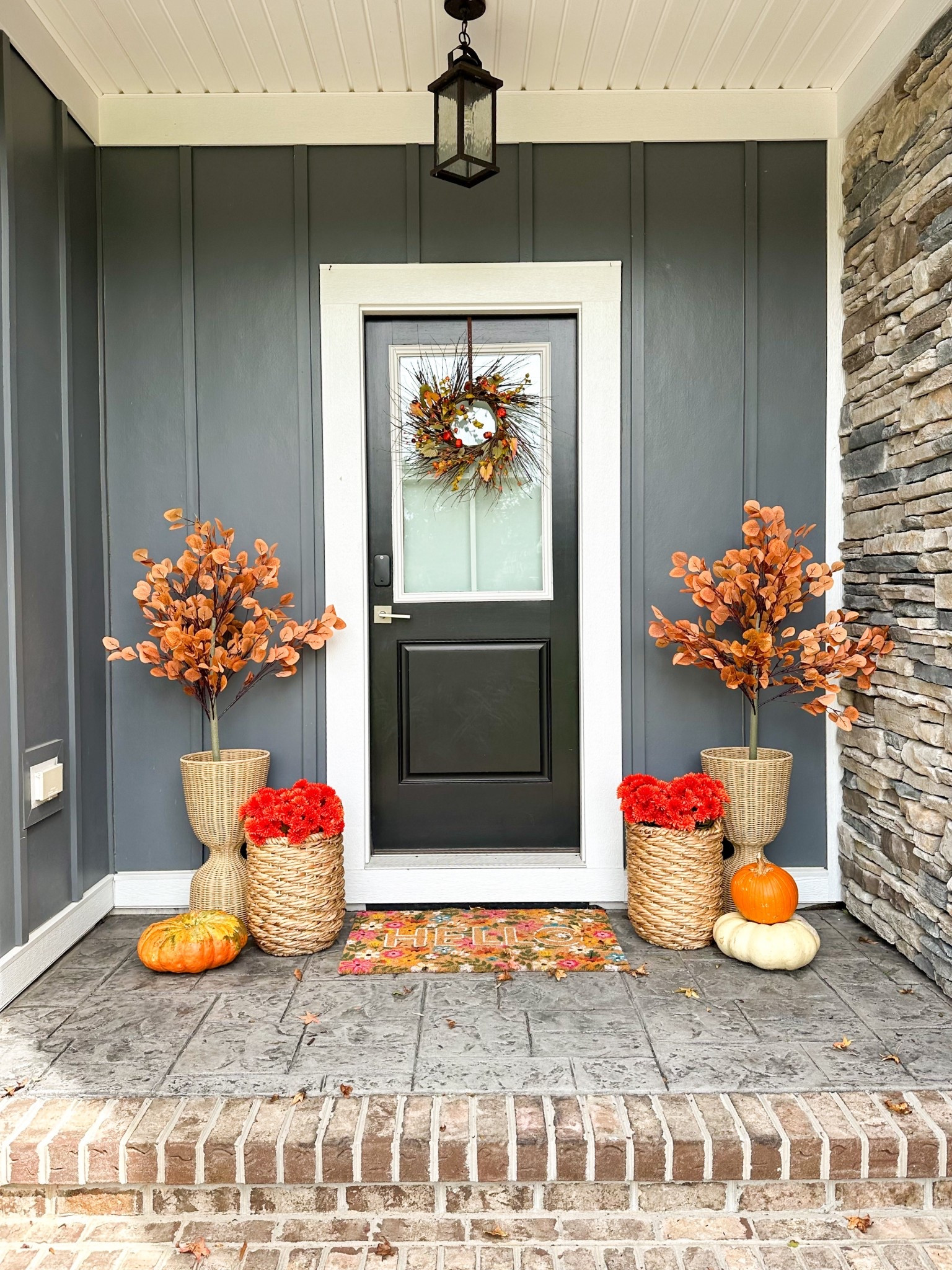 Fall Front Door Decor 🍁🍂

#LTKSeasonal #LTKFamily #LTKHome