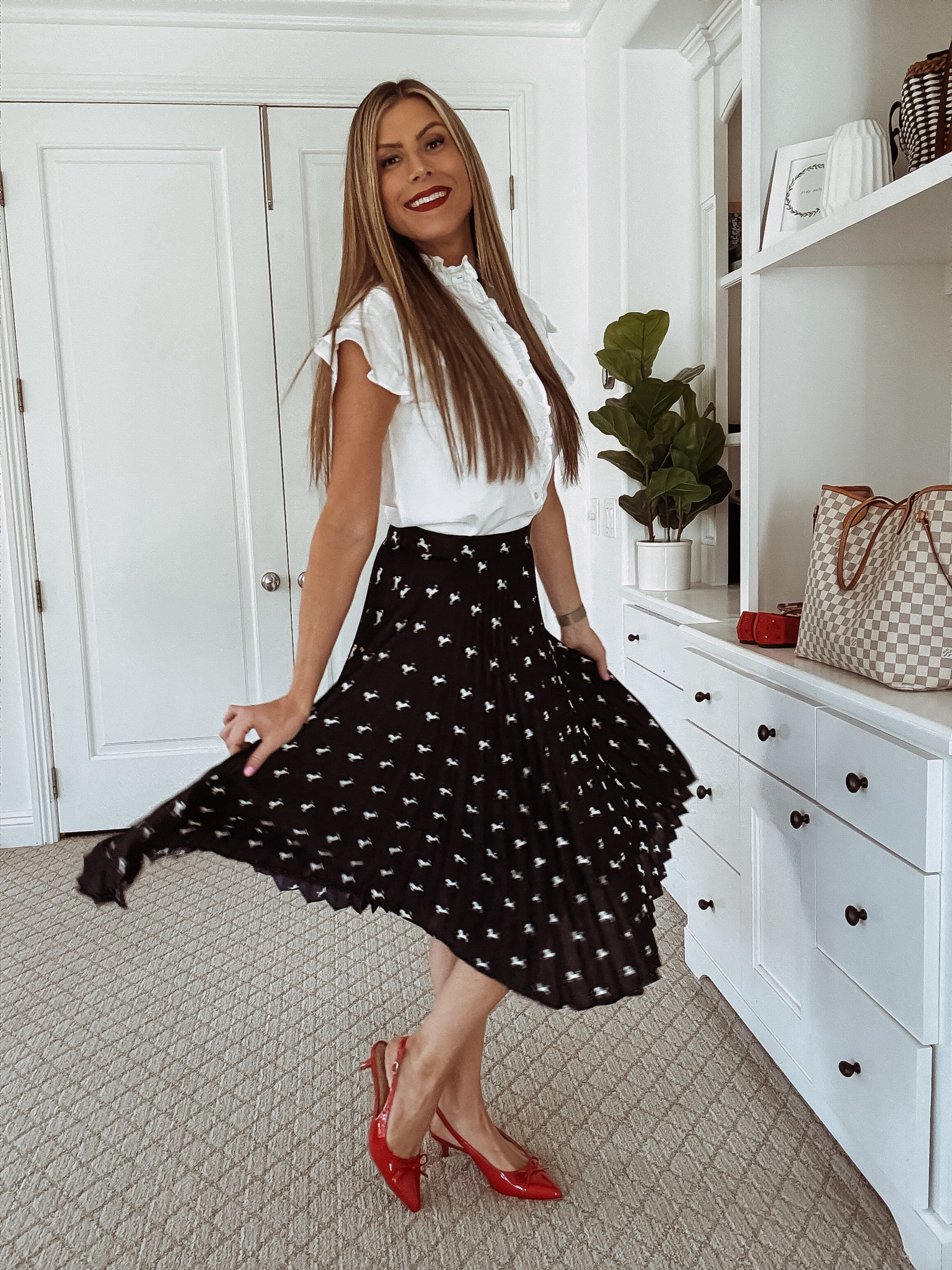 We love all things flowy + ruffle-y, and this look is all about that!! 💃🫶 Everything UNDER $30 each 👏 @walmart #walmartpartner 


@shop.ltk #liketkit #walmartfashion @walmartfashion

#LTKStyleTip #LTKFindsUnder50 #LTKFallSale