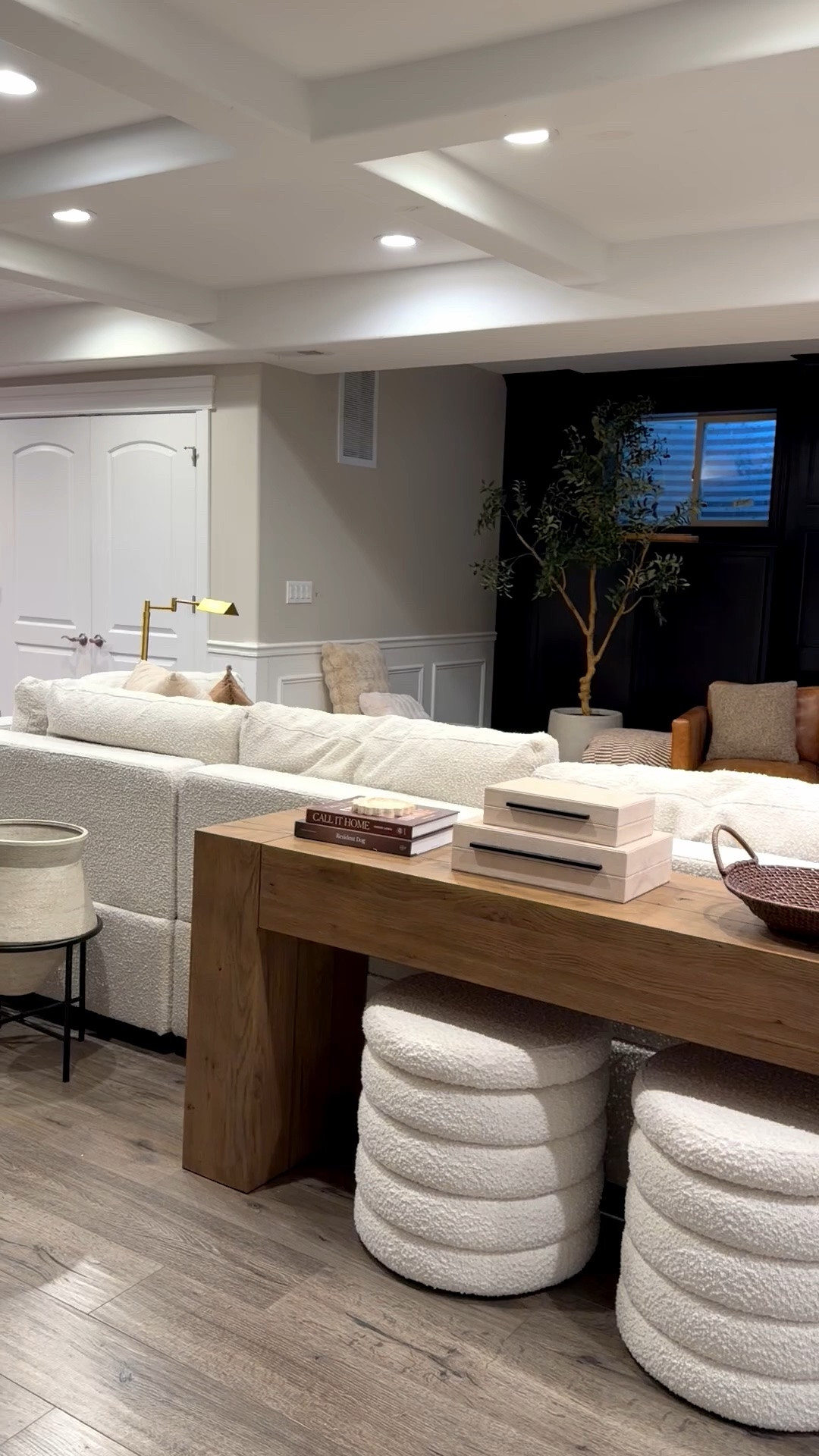 Don’t leave the back of your sofa empty 🤍
This setup instantly made the room feel more finished.

Linked here on LTK.

#LTKHome
