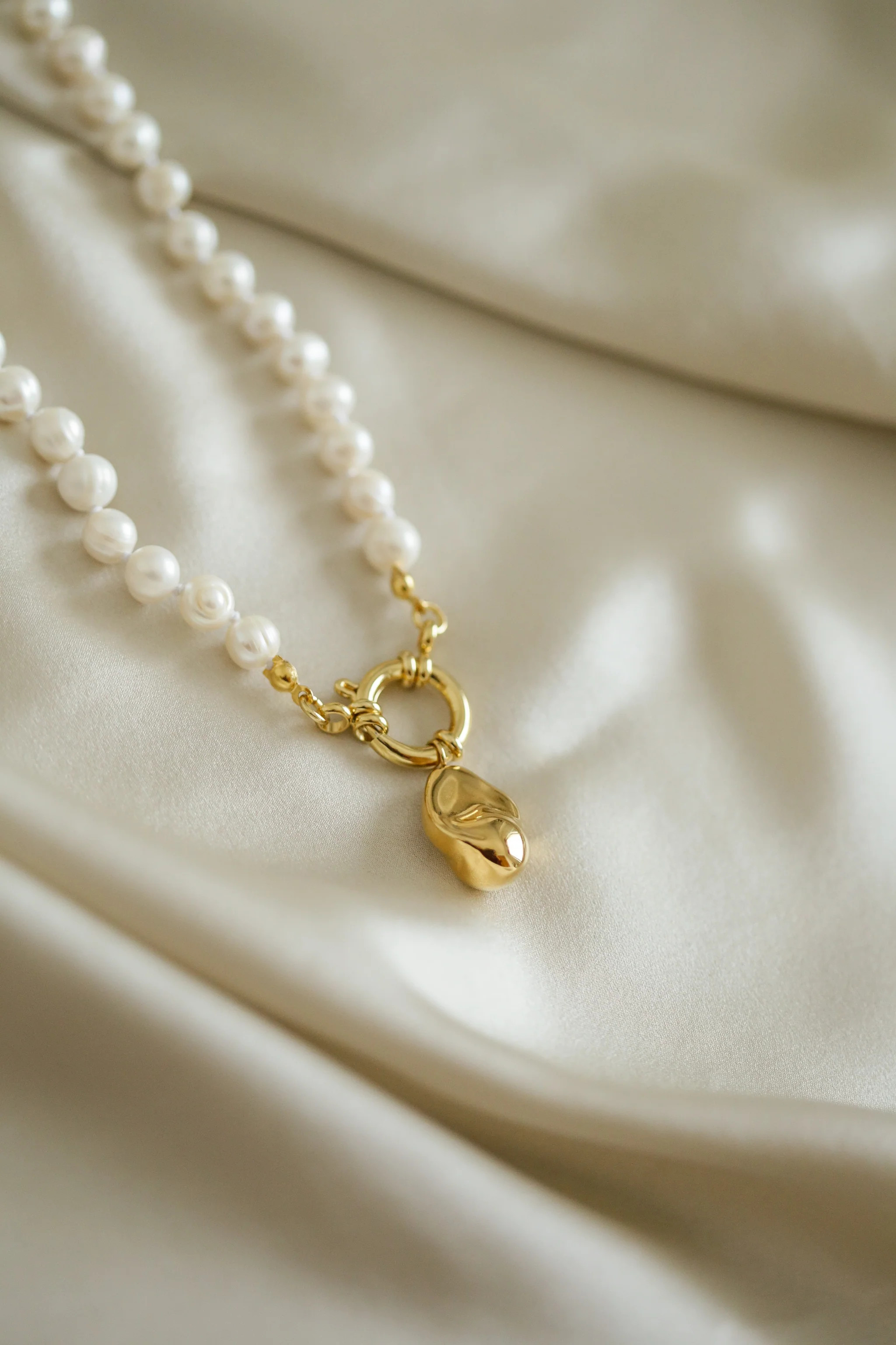 Organic Pearl Necklace | Boutique Minimaliste