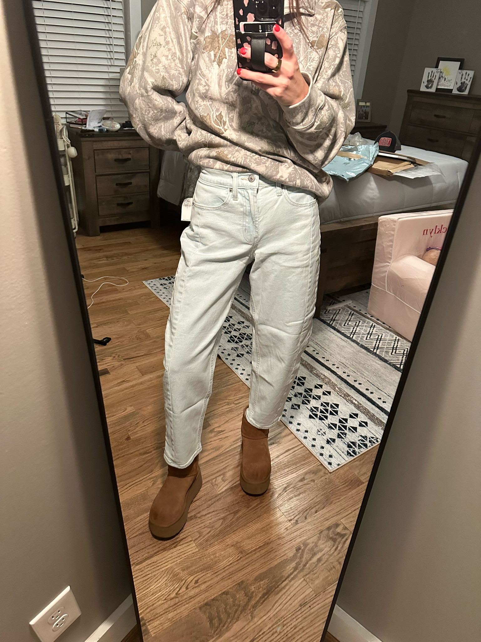 another amazing old navy find! The perfect jeans to get ready for spring! They are ankle length barrel legged. The barrel leg is the perfect amount! Comes in multiple colors! 

#LTKFindsUnder50 #LTKSaleAlert