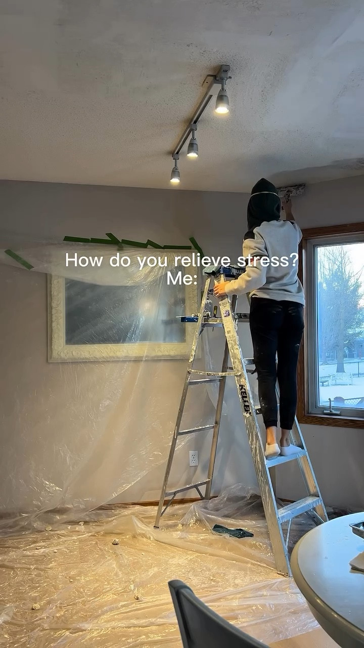 Tearing the house up & finishing 80% of one room before my ADD kicks in and starts in the other room too 🤭😂🛠️🫠 What’s a home project you want to accomplish this year? 

I still need to gain the energy to sand, prime and paint our kitchen ceiling 😮‍💨 

Follow me @kiersten.linnea for all the budget friendly (and non-budget friendly cause your girl likes to spurge too) on easy DIYs around the house 🏡🛠️ 
#homereno #90sflip #homestyle #boujeeonabudget #hometherapy