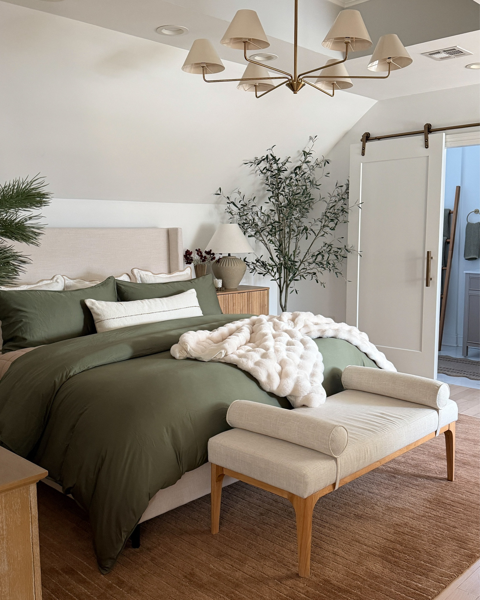 My latest winter bedding refresh 🌲
Soft layers, rich earthy tones, and that perfectly cozy, hotel-feel I crave this time of year. This is the kind of bedding that instantly makes the room feel calm, inviting, and finished — and it’s been on heavy rotation lately.✨

#LTKSaleAlert #LTKHome